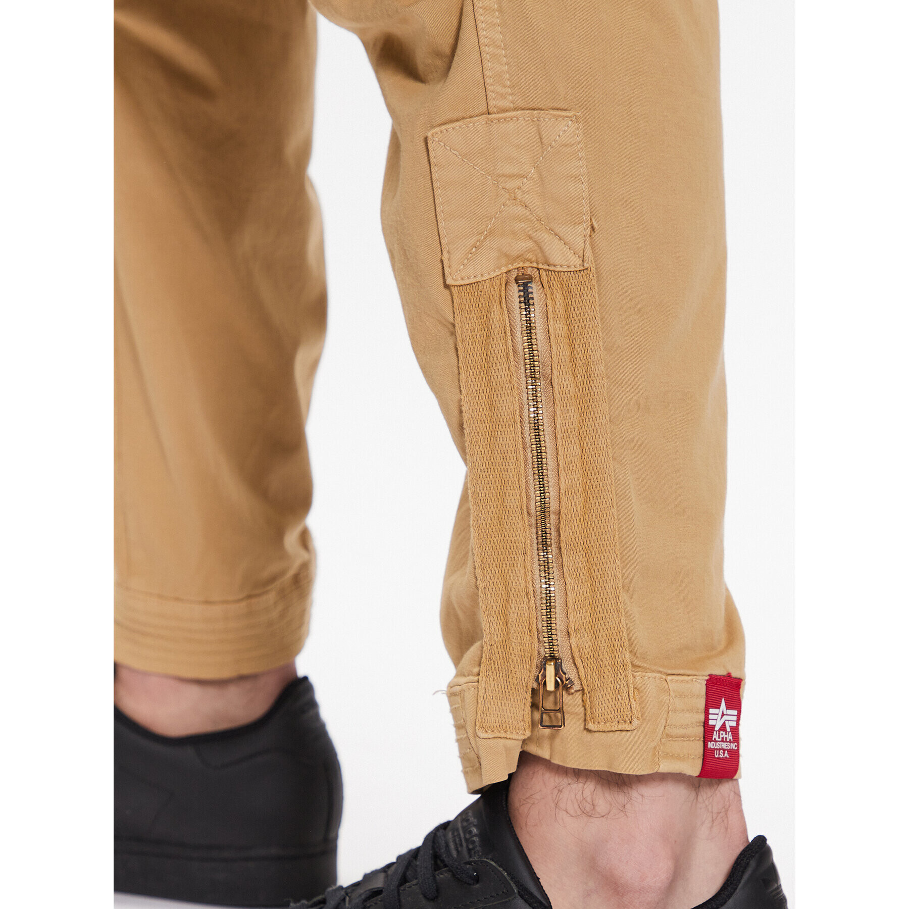 Alpha Industries Текстилни панталони Task Force 106203 Бежов Tapered Fit - Pepit.bg