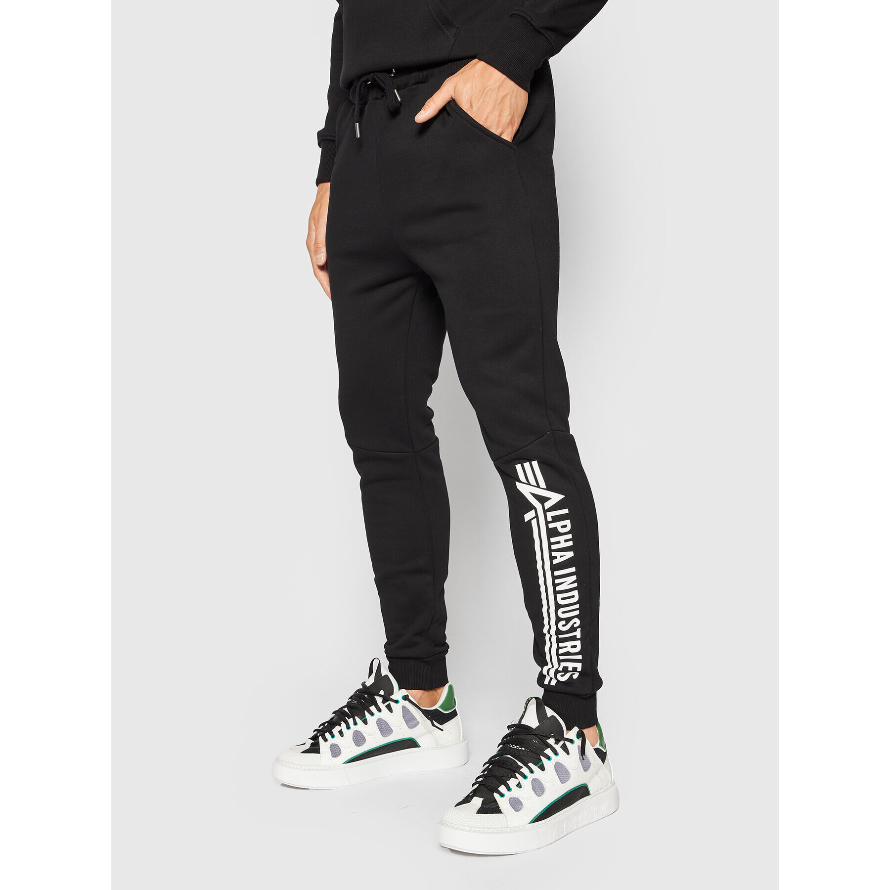 Alpha Industries Долнище анцуг Jogger 118364 Черен Regular Fit - Pepit.bg