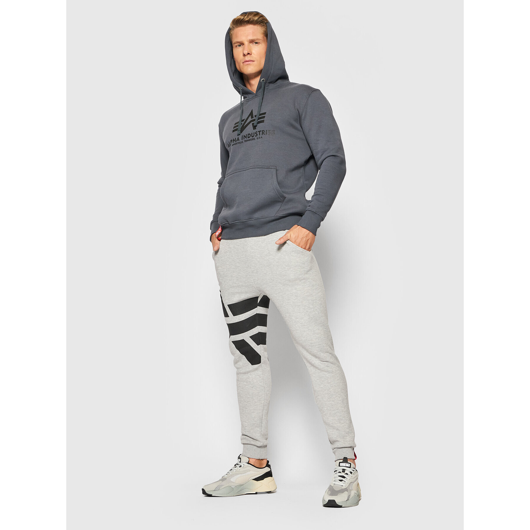 Alpha Industries Долнище анцуг Side Logo 118362 Сив Slim Fit - Pepit.bg