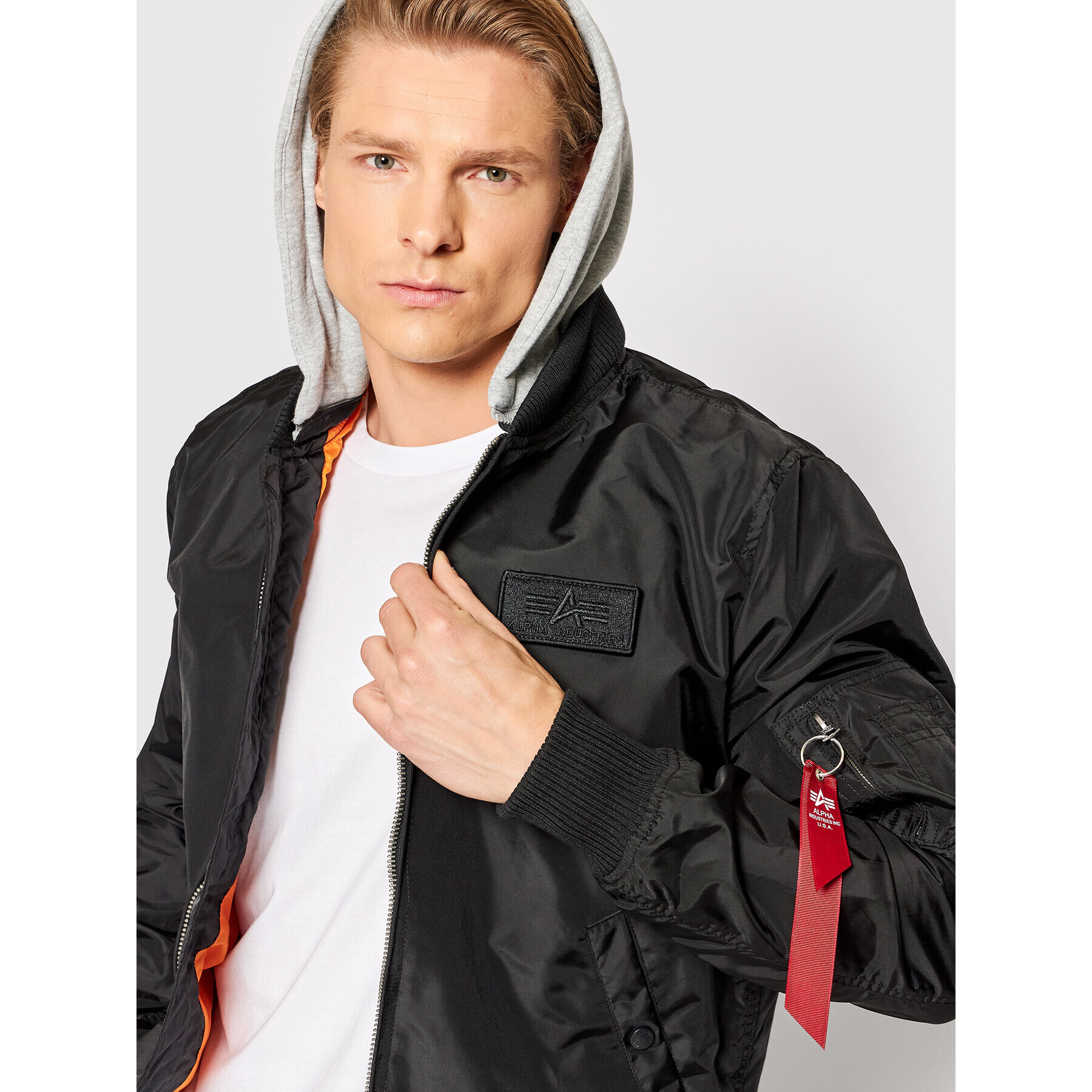 Alpha Industries Яке бомбър Hood 196108 Черен Regular Fit - Pepit.bg