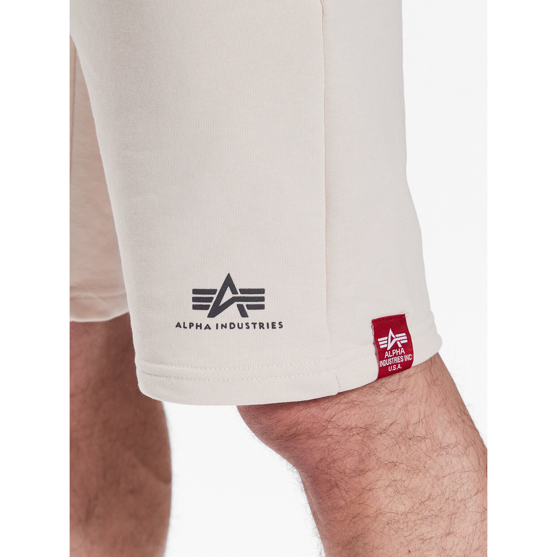 Alpha Industries Спортни шорти Basic 116363 Бежов Regular Fit - Pepit.bg