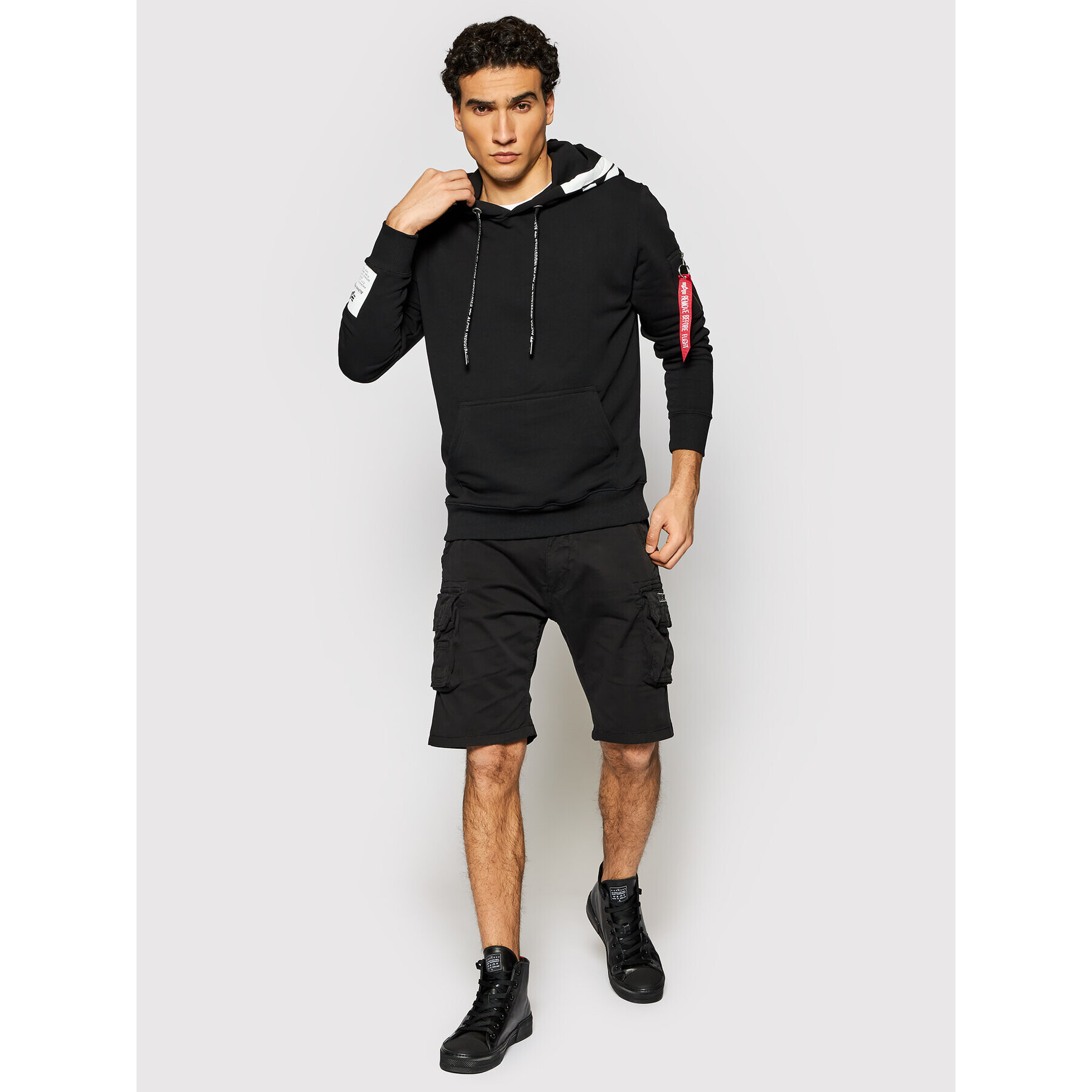 Alpha Industries Шорти от плат Crew 176203 Черен Slim Fit - Pepit.bg