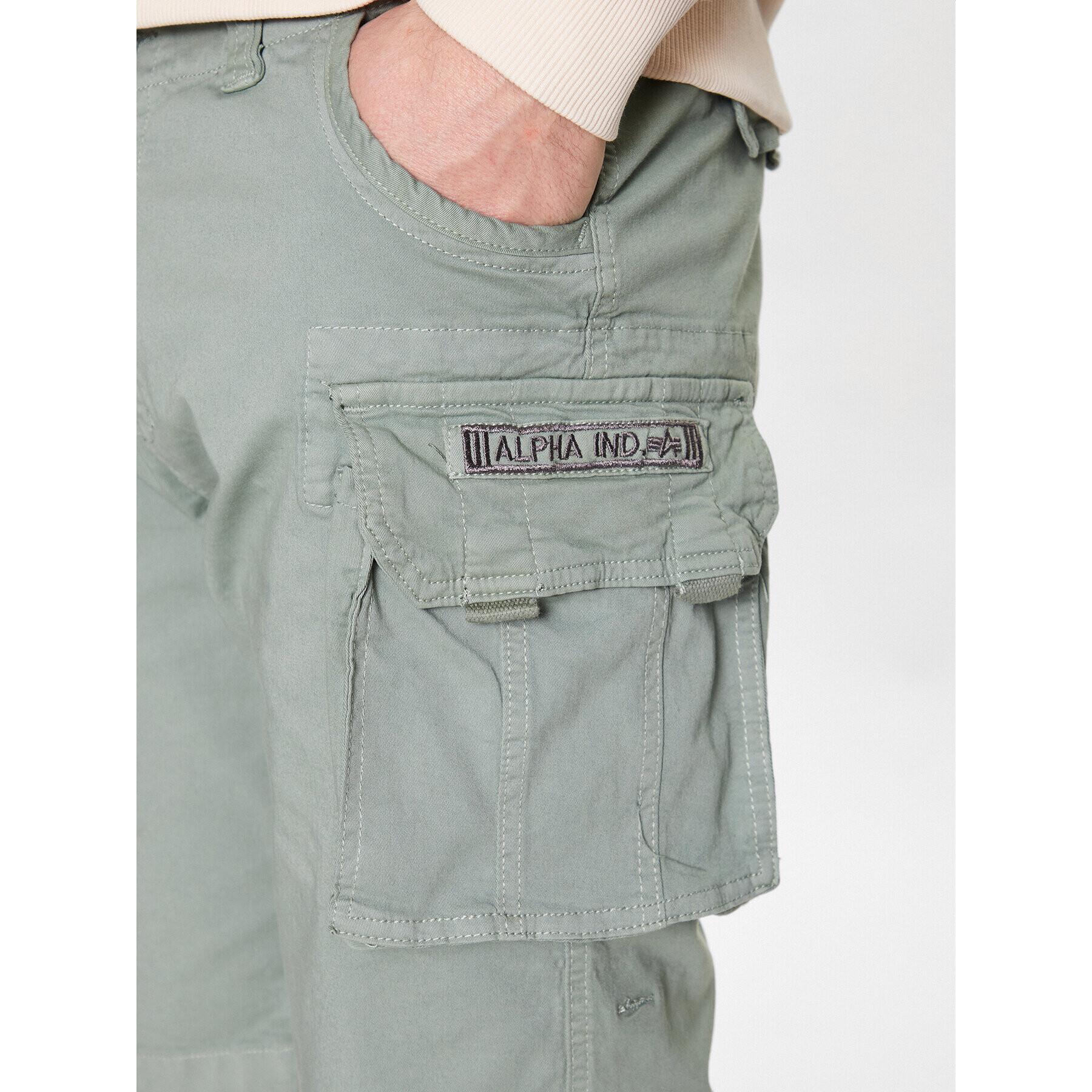 Alpha Industries Шорти от плат Crew 176203 Зелен Slim Fit - Pepit.bg