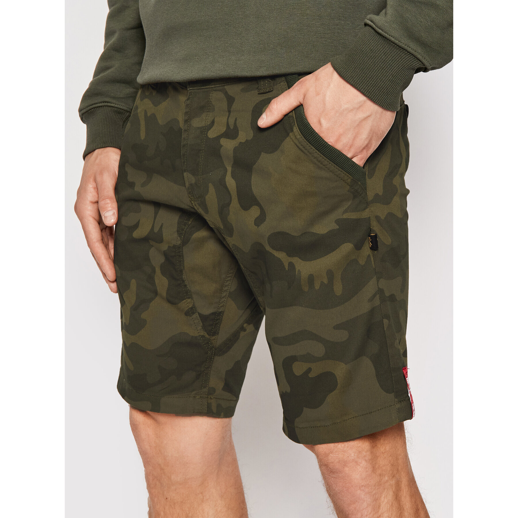 Alpha Industries Шорти от плат Kerosene Camo 176205 Зелен Regular Fit - Pepit.bg