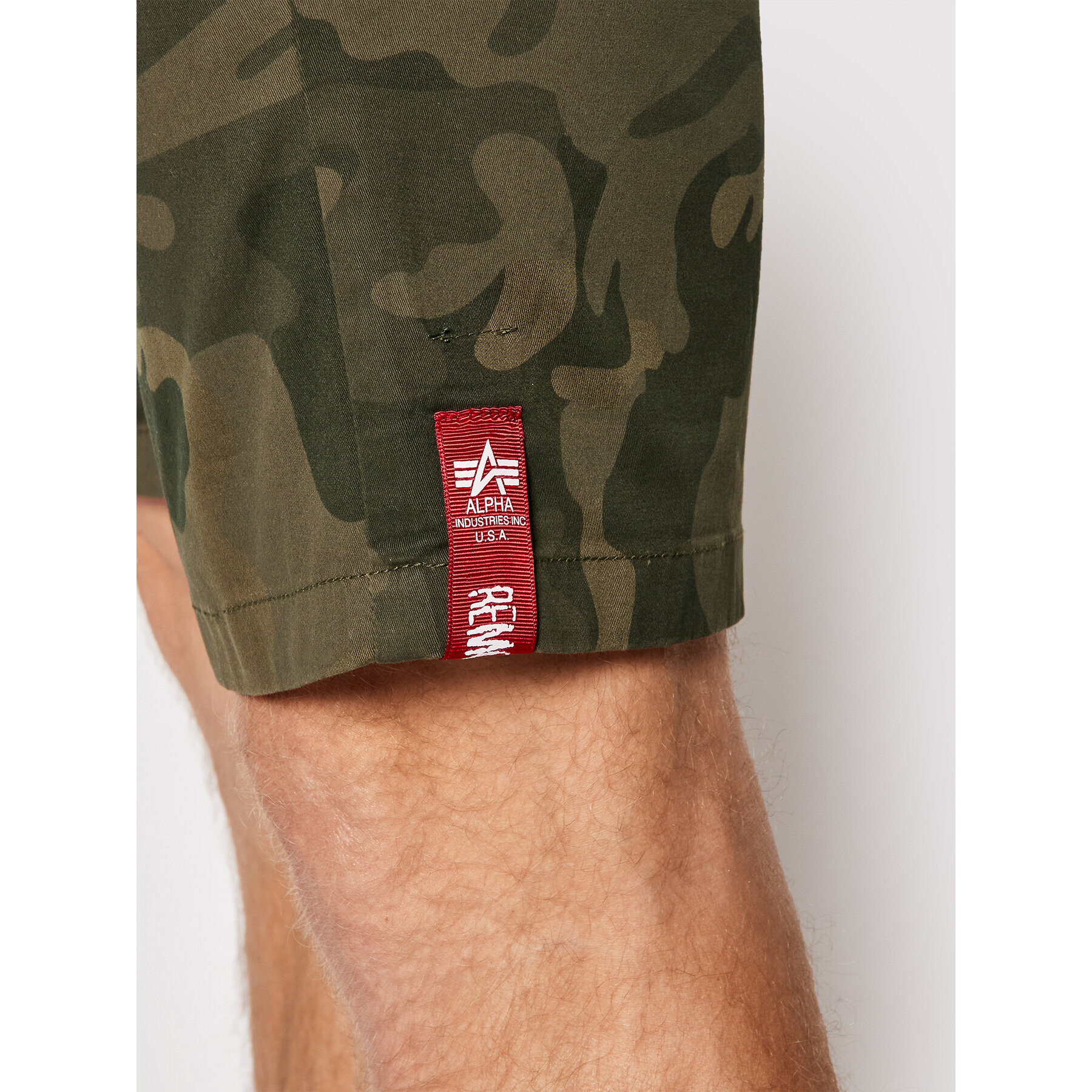 Alpha Industries Шорти от плат Kerosene Camo 176205 Зелен Regular Fit - Pepit.bg