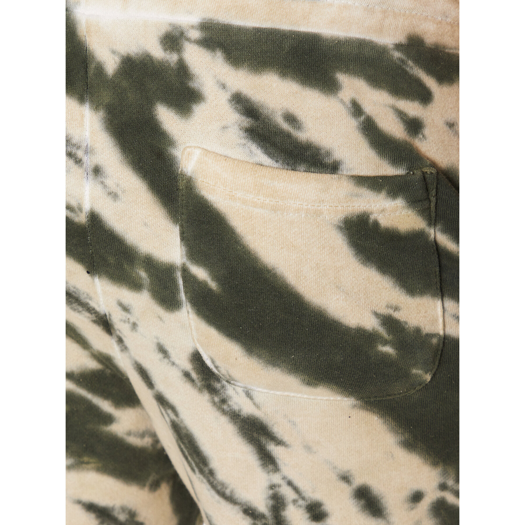 Alpha Industries Спортни шорти Tie Dye 106361 Зелен Regular Fit - Pepit.bg