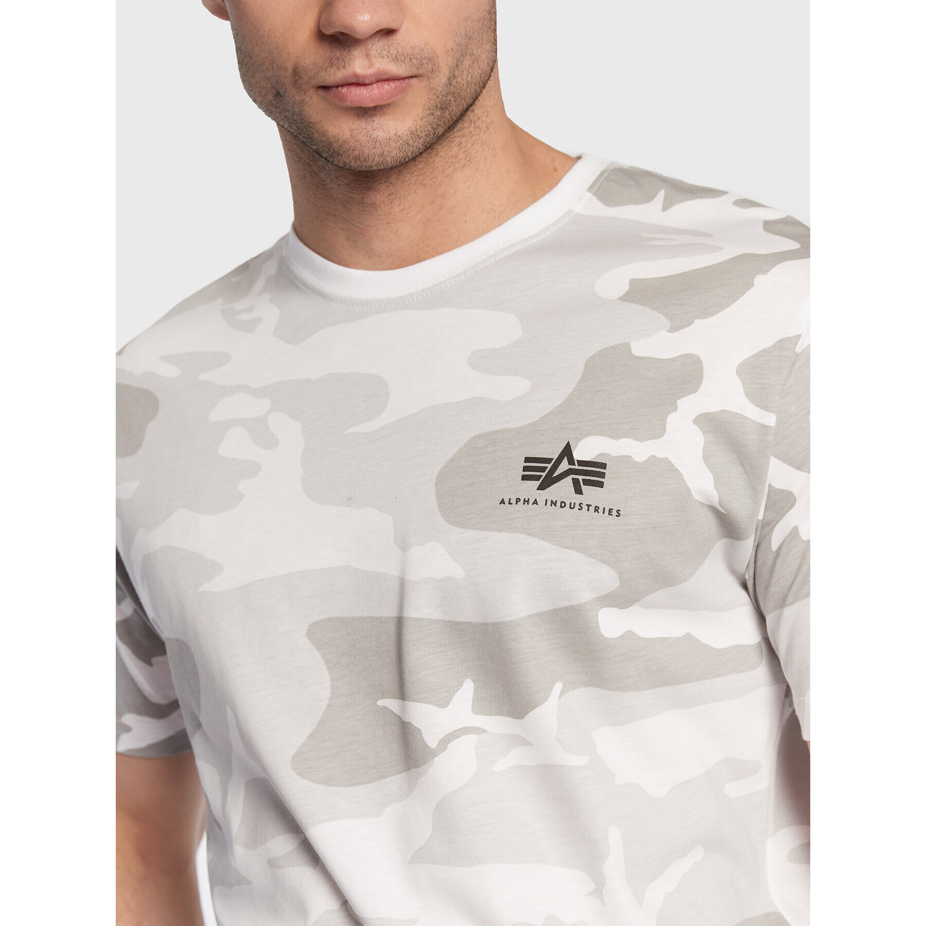 Alpha Industries Тишърт Backprint T Camo 128507C Бял Regular Fit - Pepit.bg