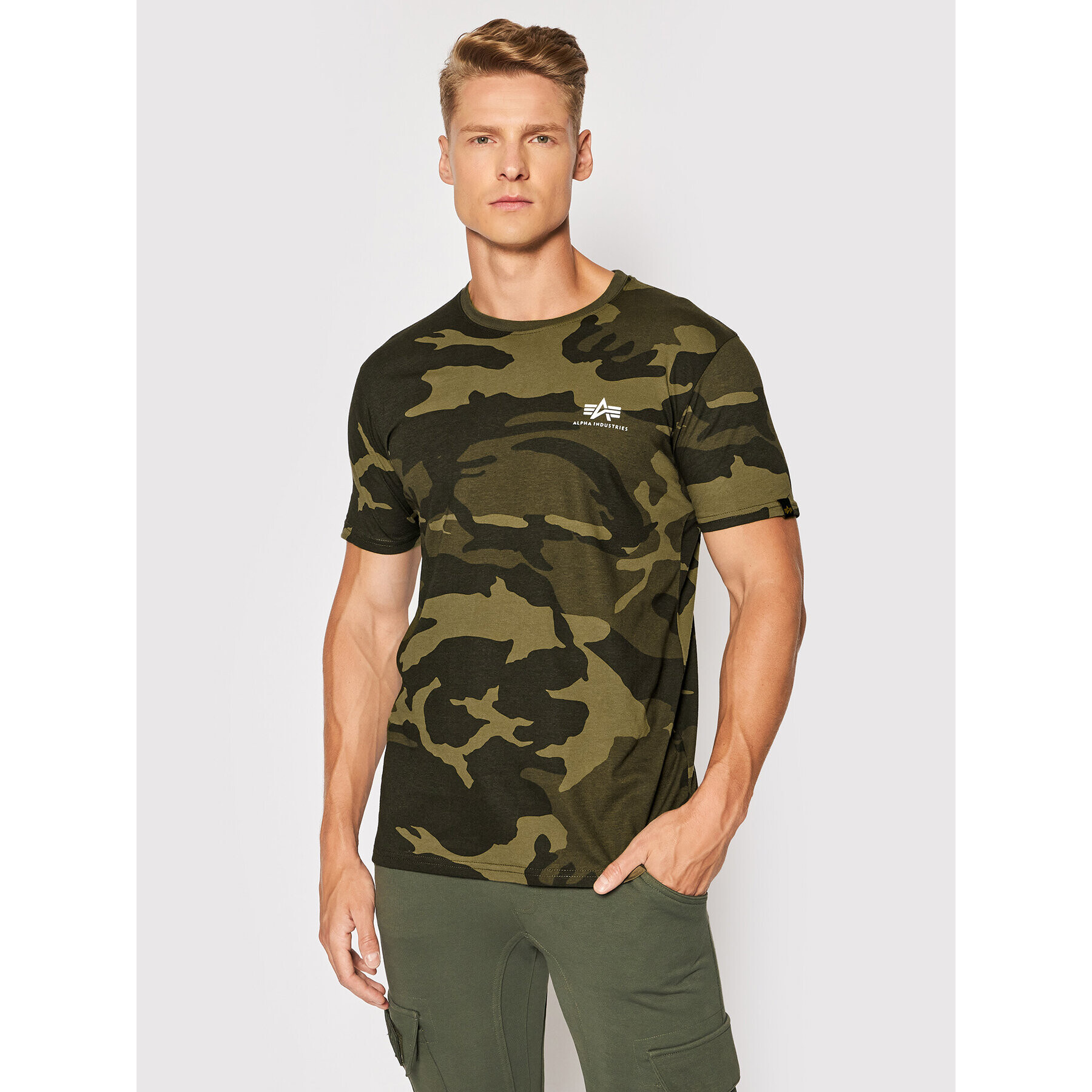 Alpha Industries Тишърт Backprint T Camo 128507C Зелен Regular Fit - Pepit.bg