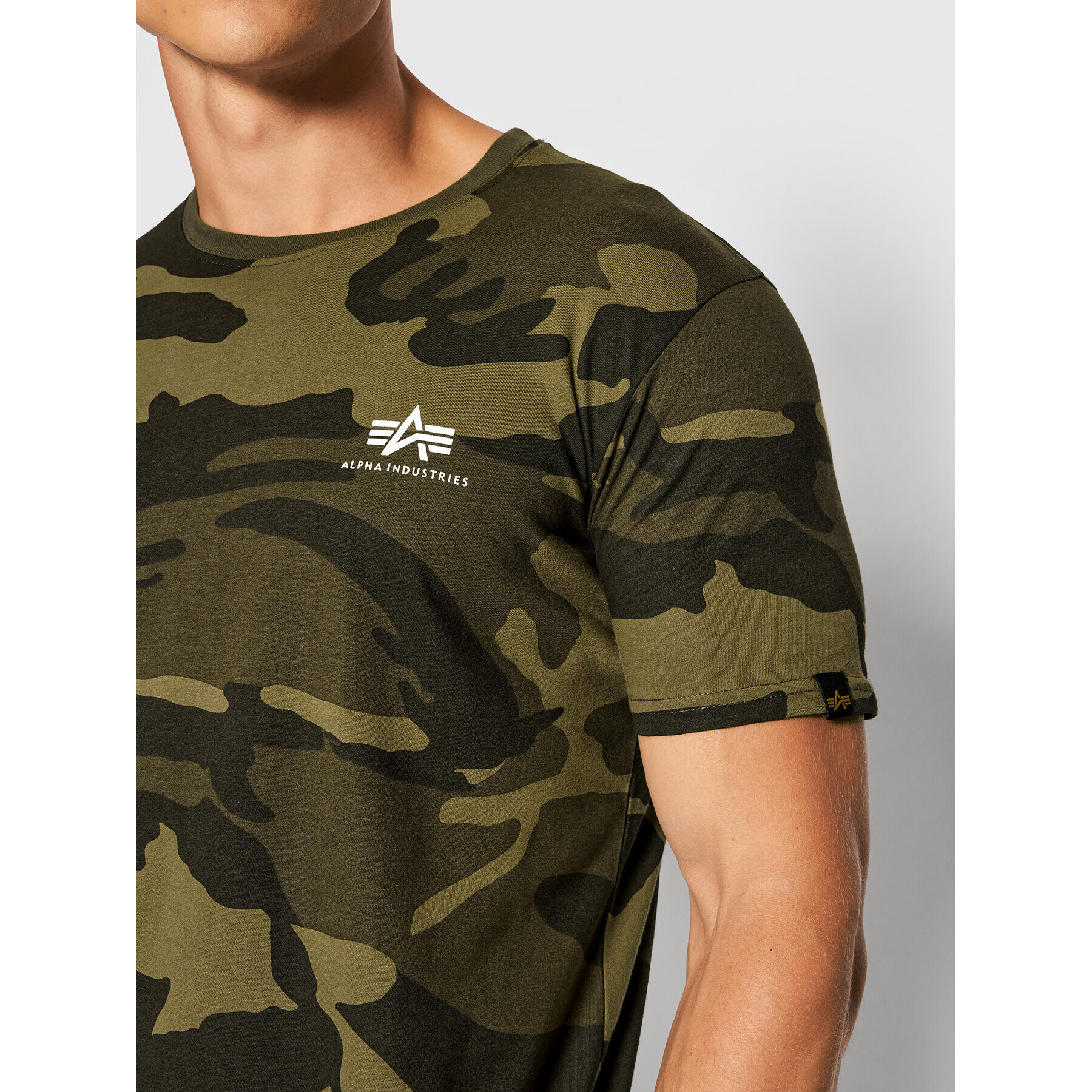 Alpha Industries Тишърт Backprint T Camo 128507C Зелен Regular Fit - Pepit.bg