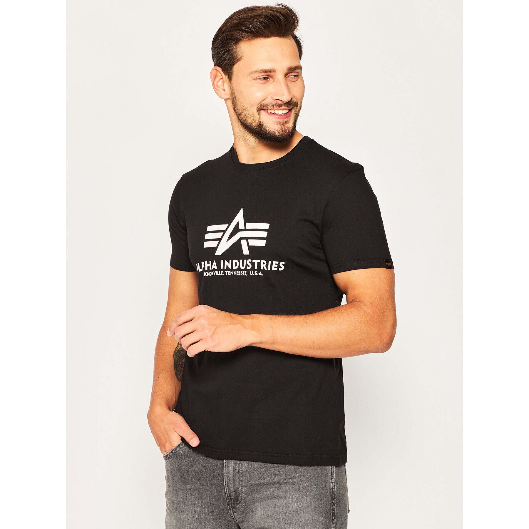 Alpha Industries Тишърт Basic T-Shirt 100501 Черен Regular Fit - Pepit.bg