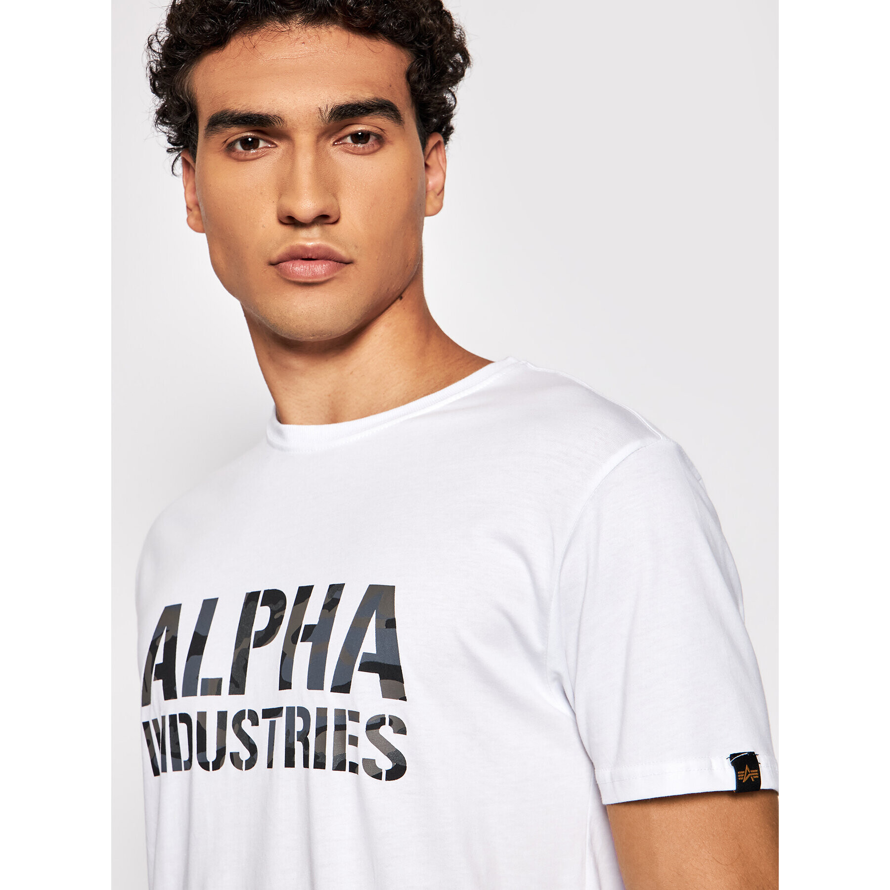 Alpha Industries Тишърт Camo 156513 Бял Regular Fit - Pepit.bg