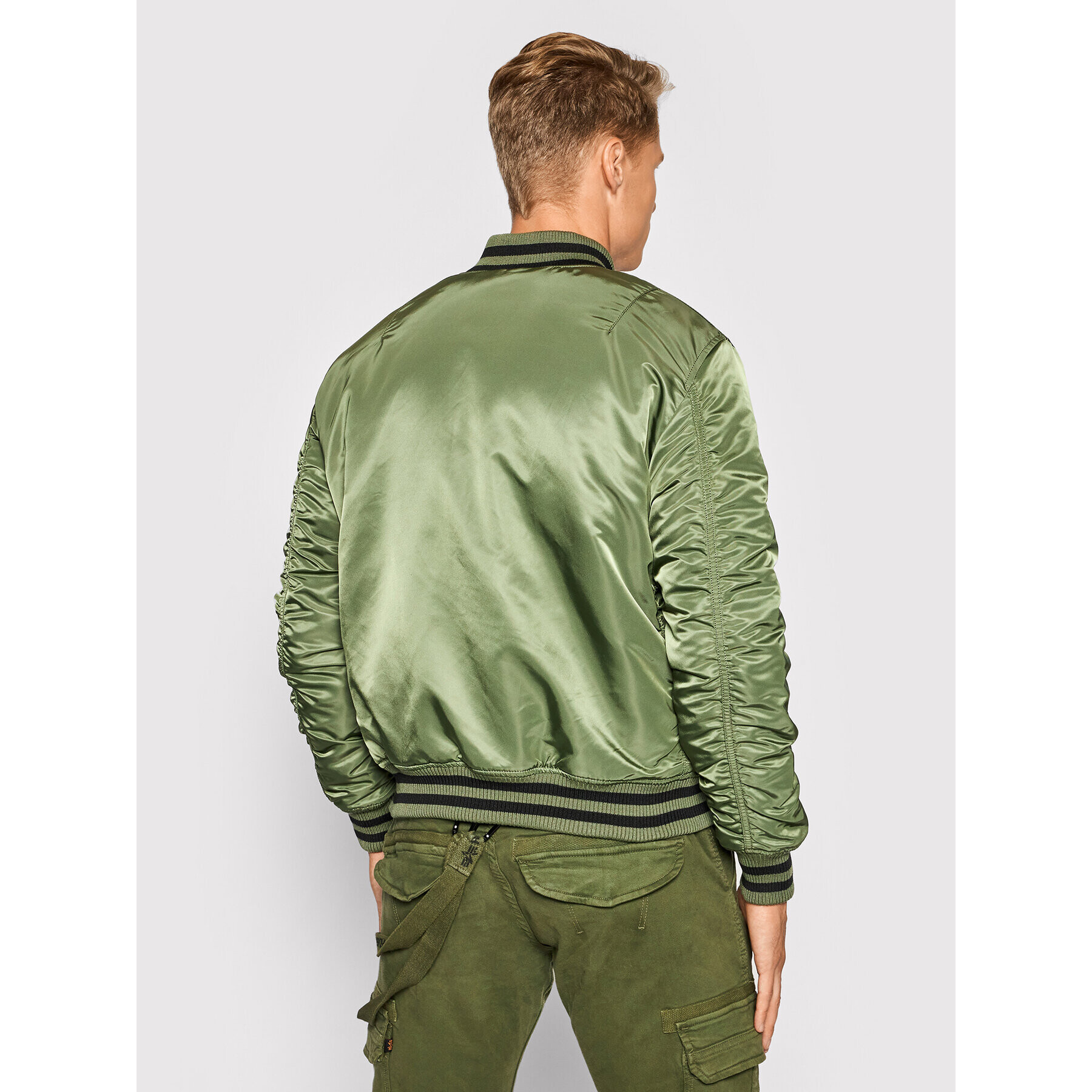 Alpha Industries Яке бомбър College 118112 Зелен Regular Fit - Pepit.bg