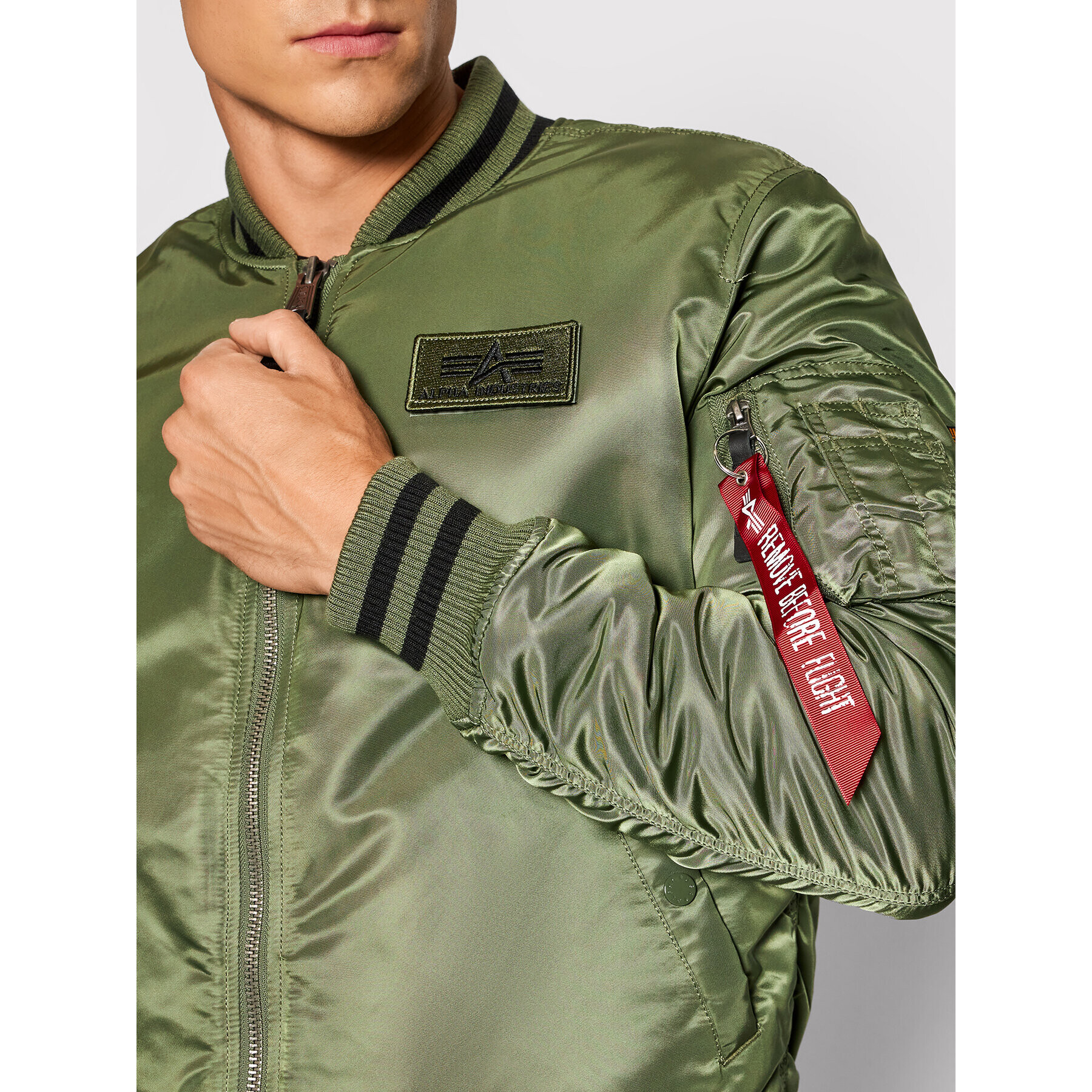 Alpha Industries Яке бомбър College 118112 Зелен Regular Fit - Pepit.bg