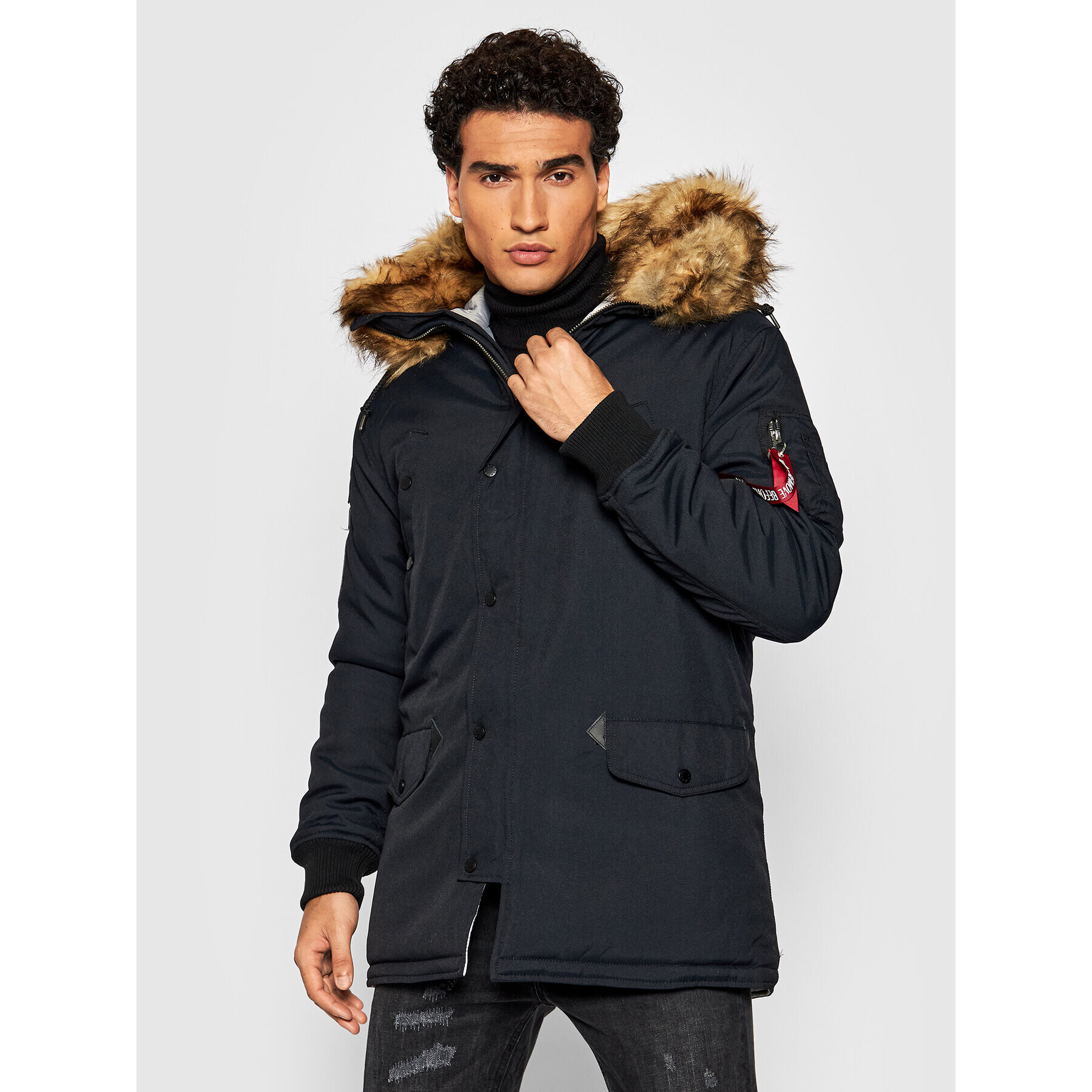 Alpha Industries Зимно яке Arctic Discoverer 118100 Черен Regular Fit - Pepit.bg