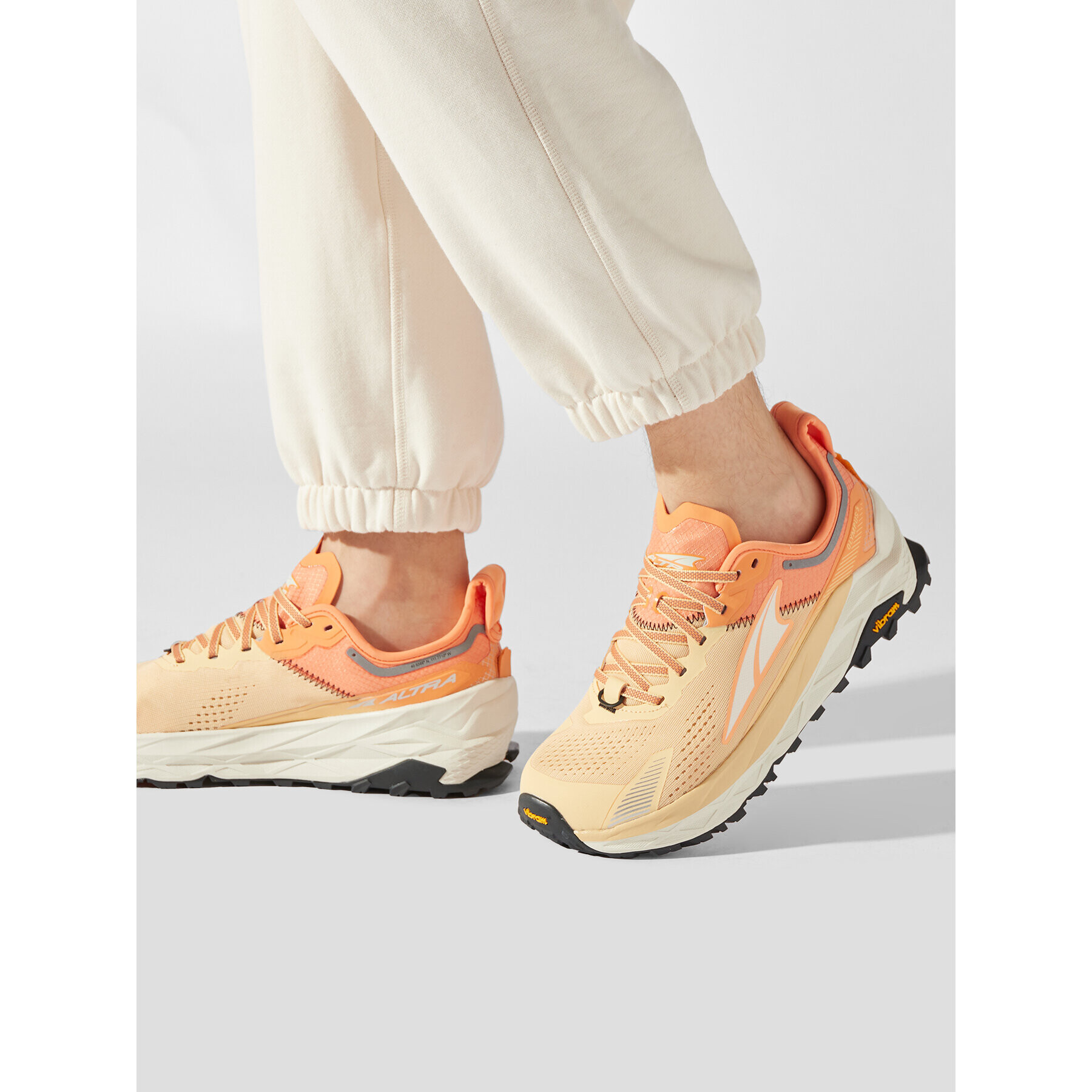 Altra Обувки Olympus 5 AL0A7R748801M Оранжев - Pepit.bg