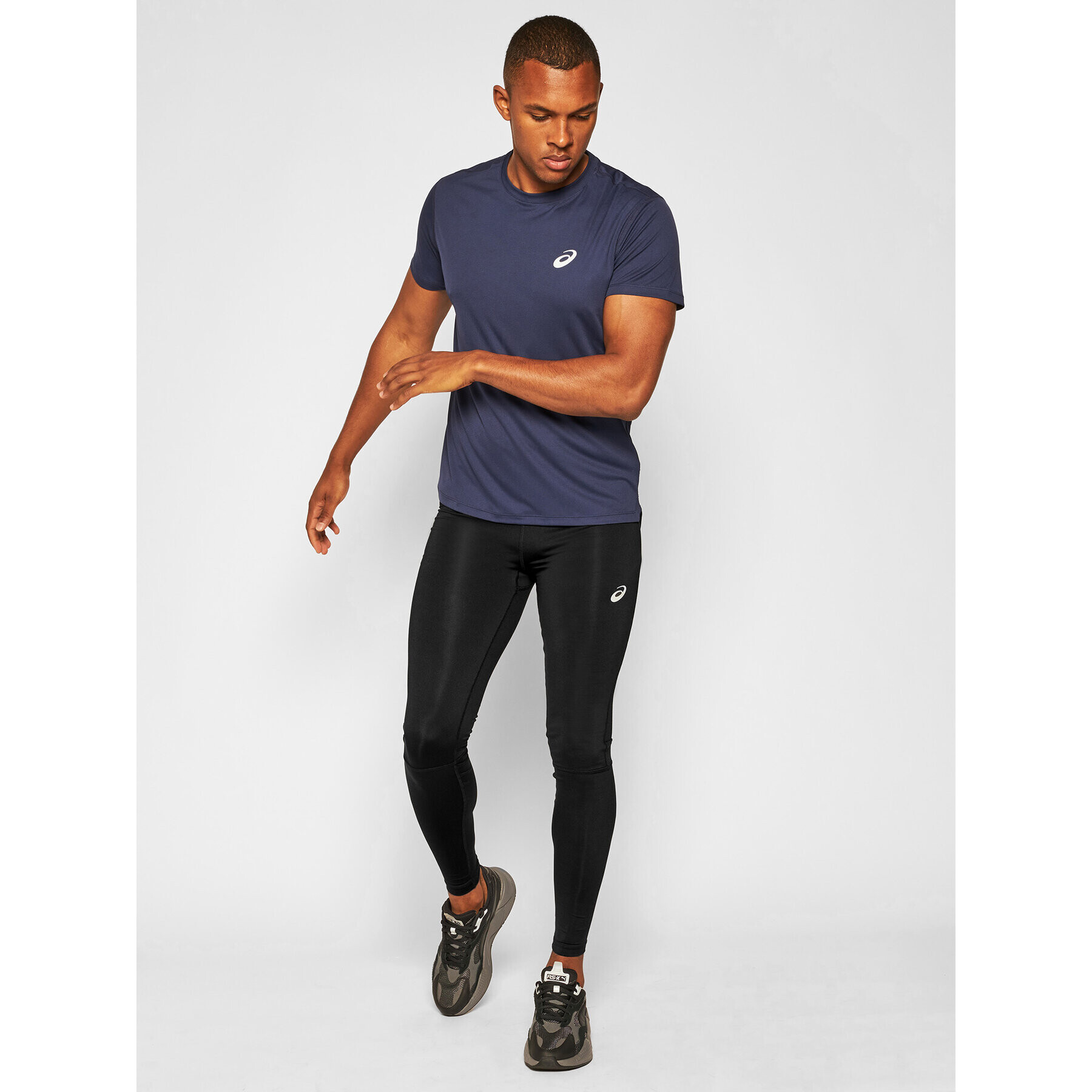 Asics Клин Icon Tight 2011B050 Черен Tight Fit - Pepit.bg