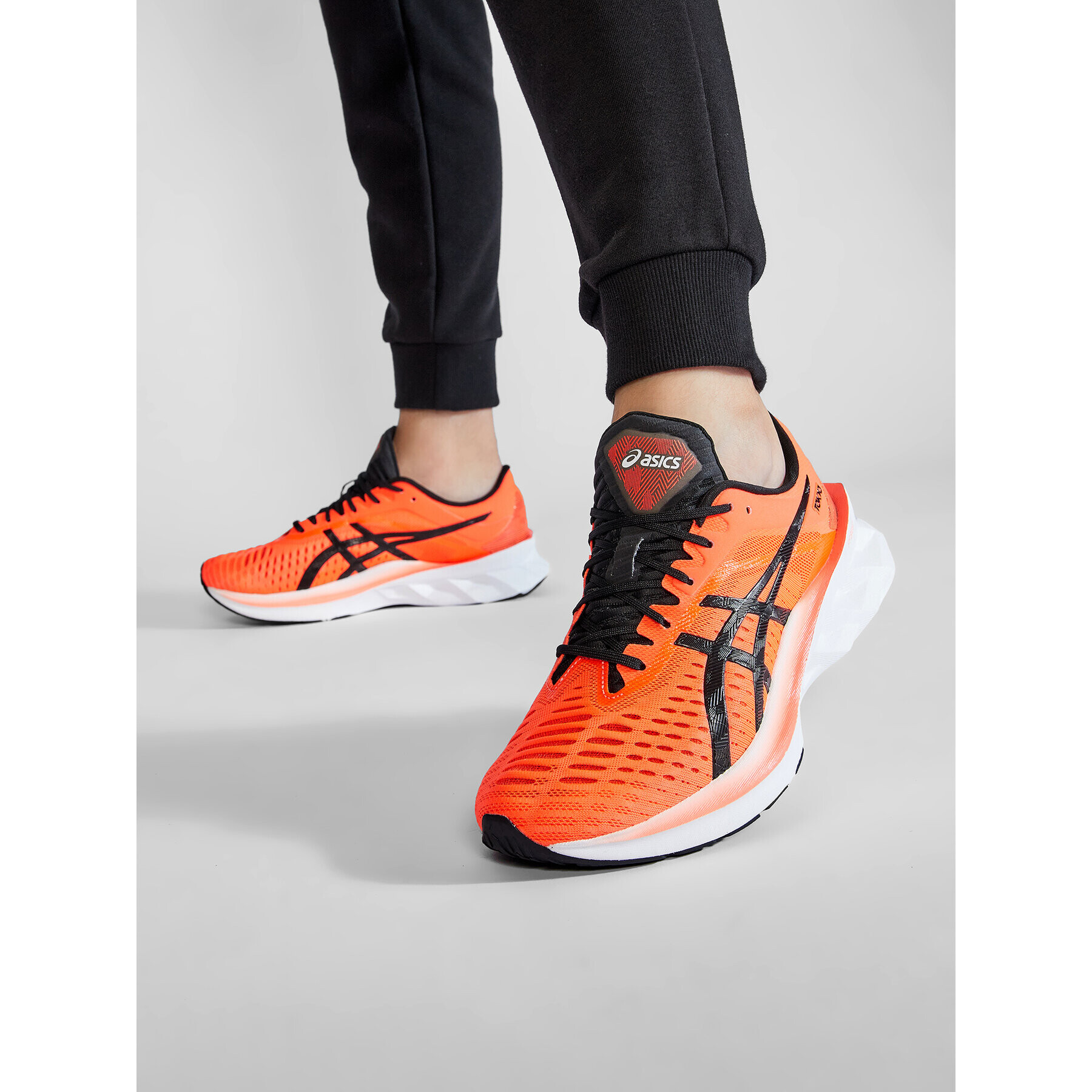 Asics Обувки Novablast Tokyo 1011B072 Оранжев - Pepit.bg