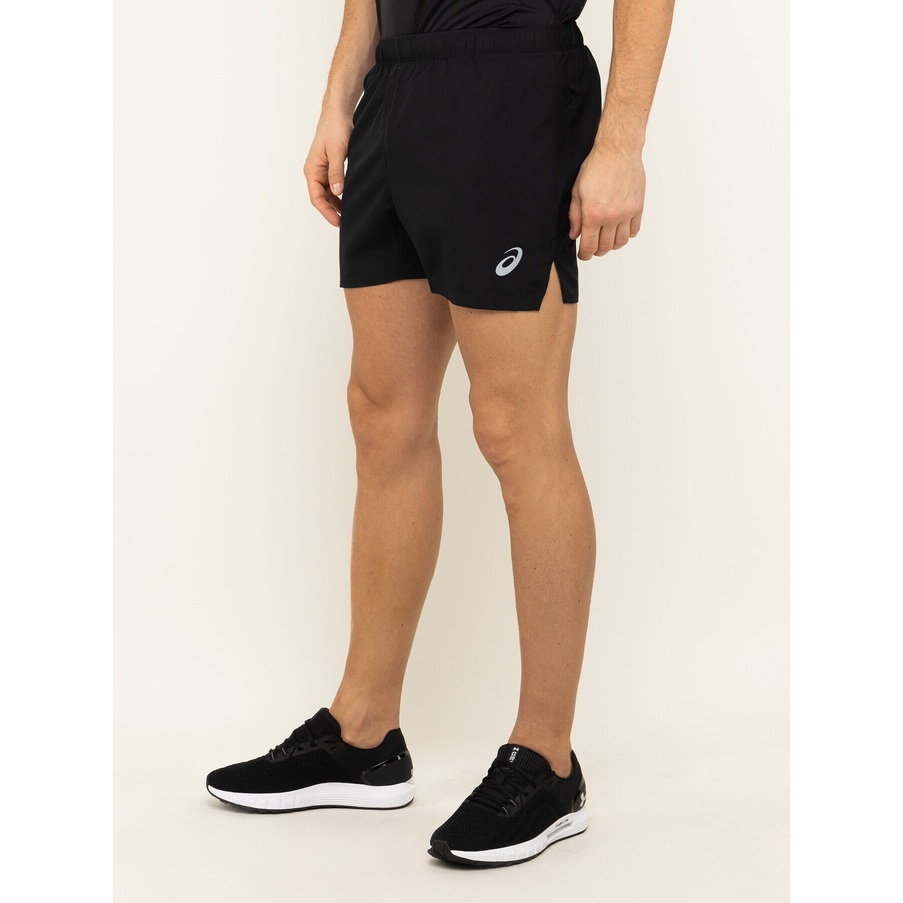 Asics Спортни шорти 5In Short 2011A017 Черен Regular Fit - Pepit.bg