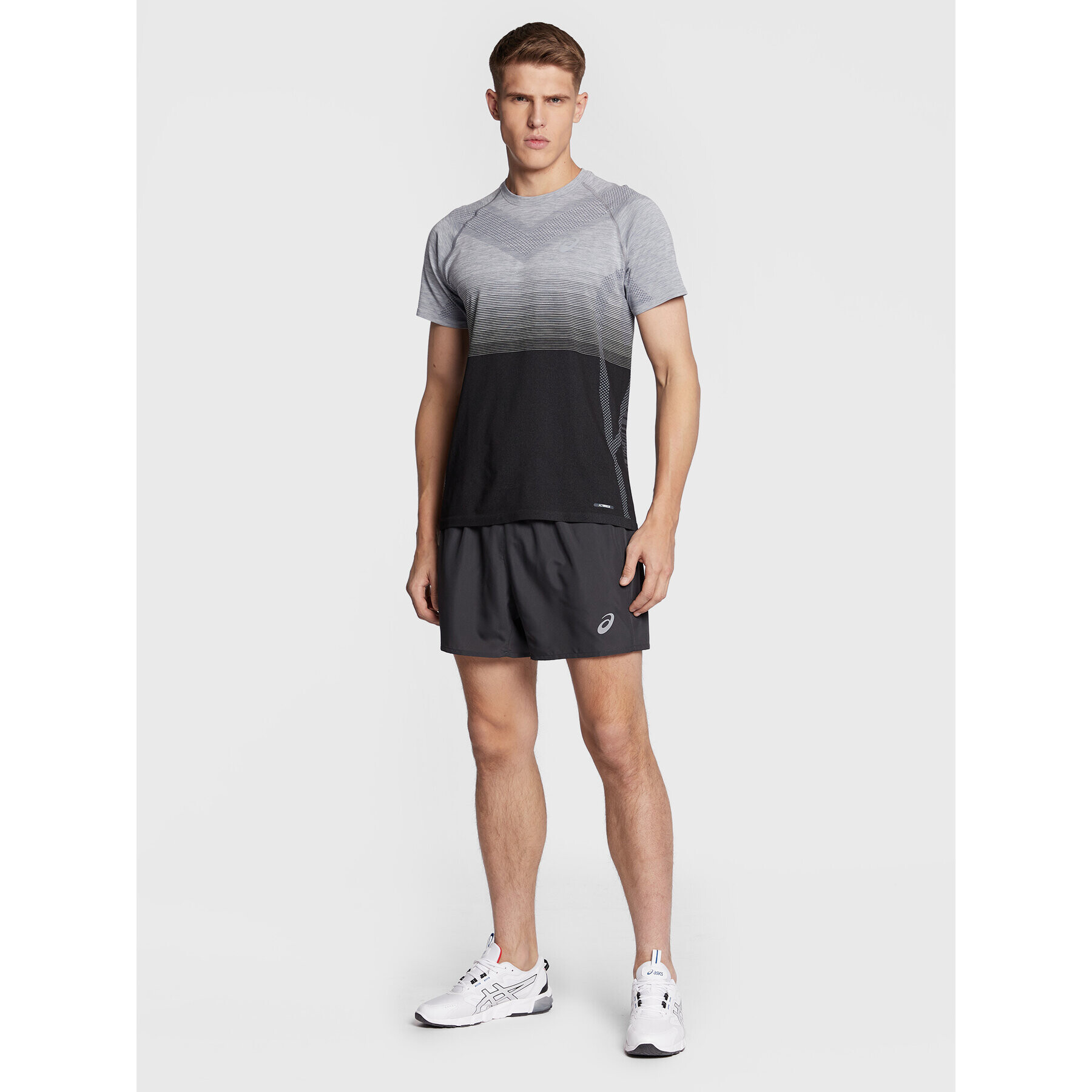 Asics Спортни шорти Core 5in 2011C336 Сив Regular Fit - Pepit.bg