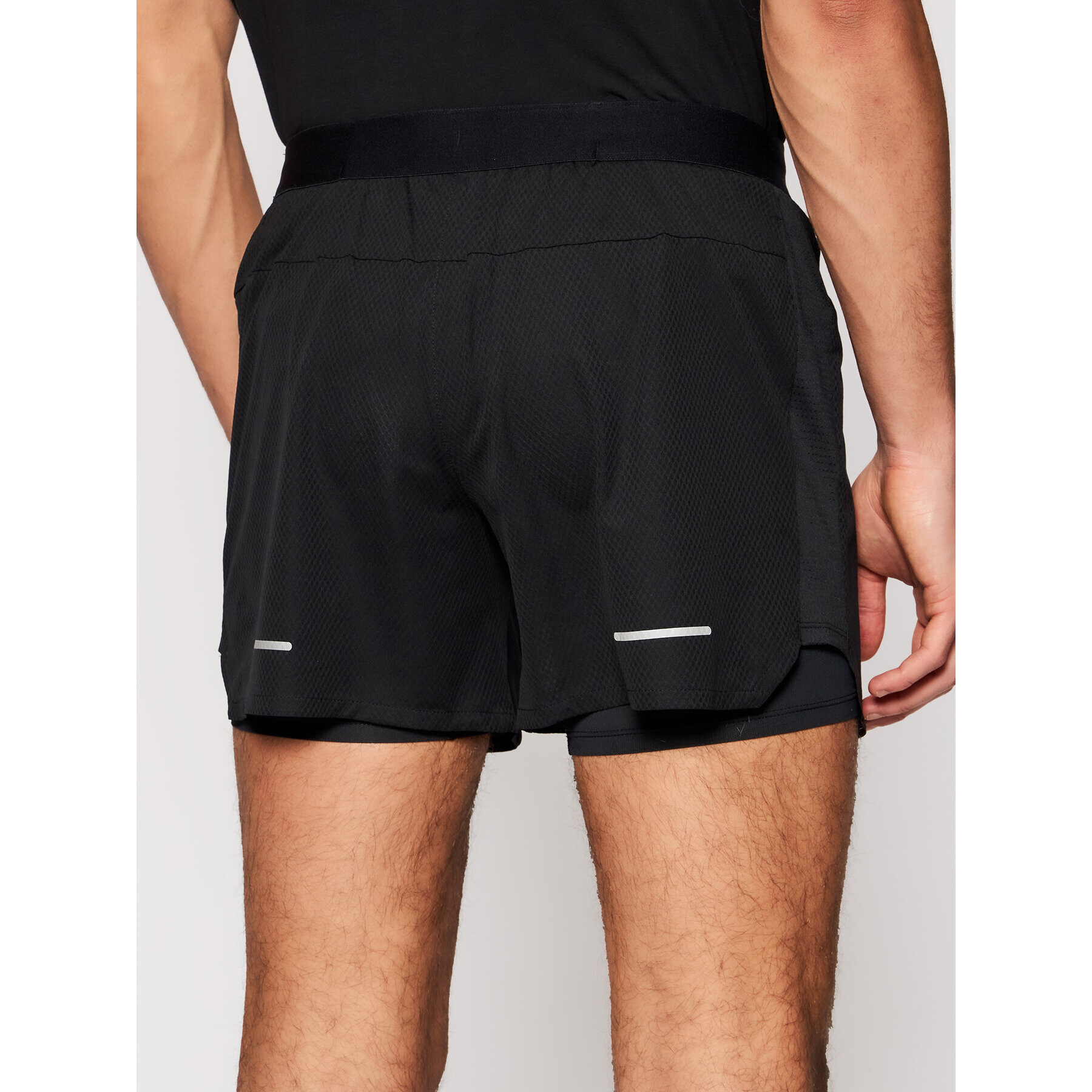 Asics Спортни шорти Ventilate 2n1 2011A770 Черен Regular Fit - Pepit.bg