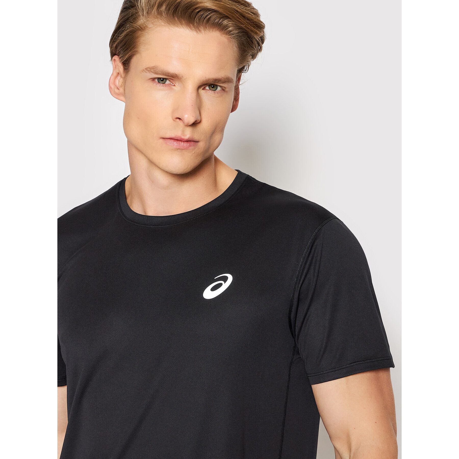 Asics Тениска от техническо трико Core 2011C341 Черен Regular Fit - Pepit.bg