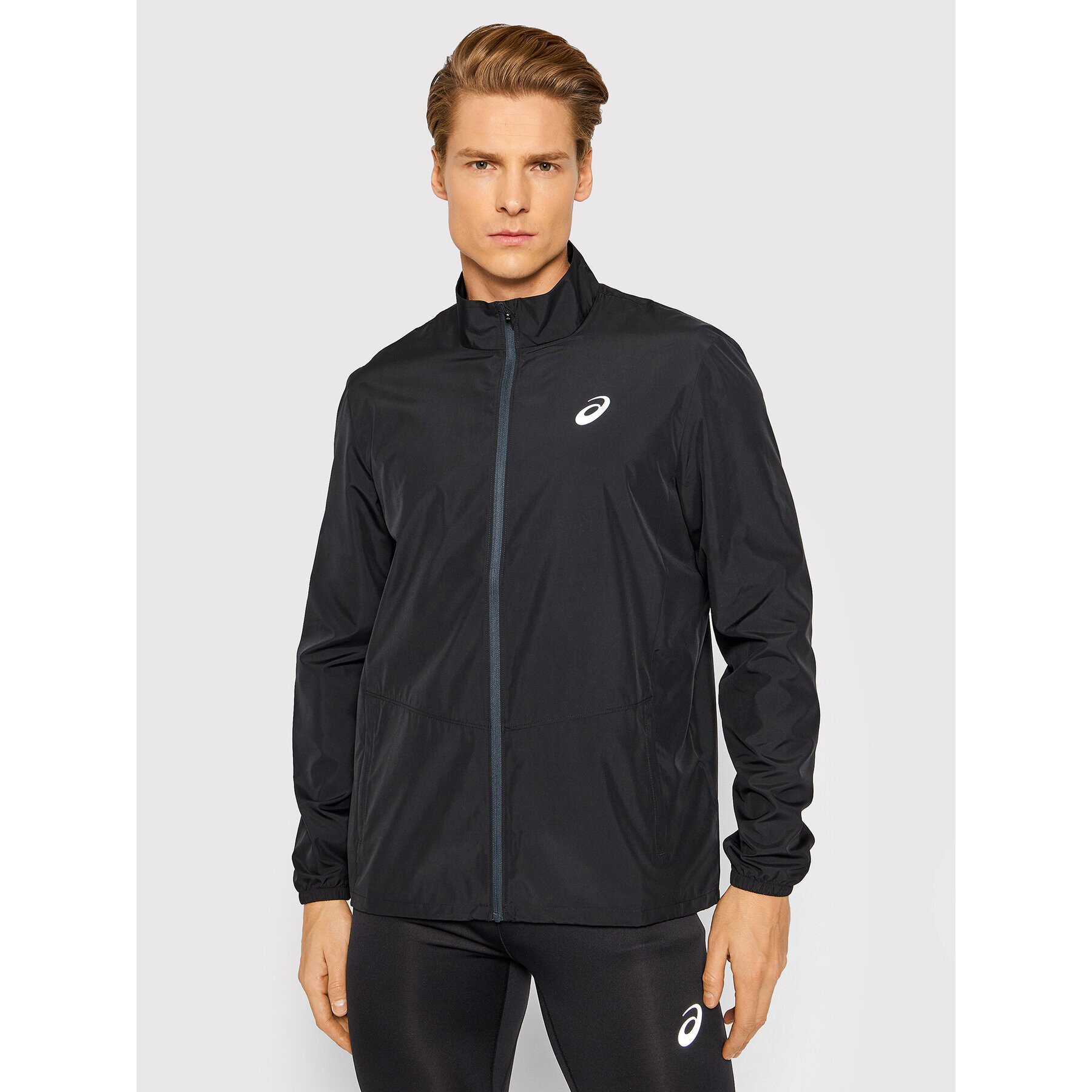 Asics Яке за джогинг Core 2011C344 Черен Regular Fit - Pepit.bg