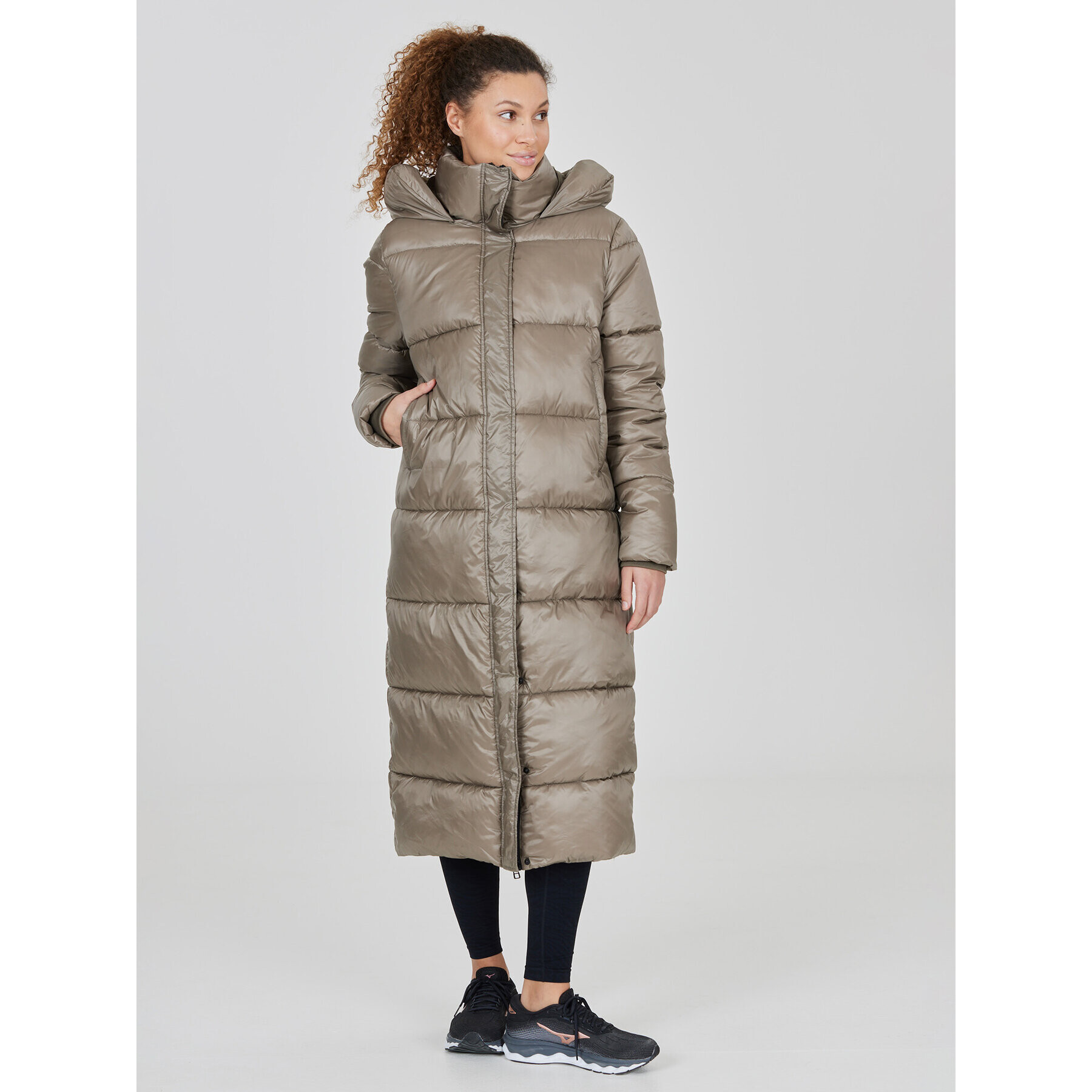 Athlecia Пухено яке Elly W Maxi Puffer EA233361 Кафяв Regular Fit - Pepit.bg