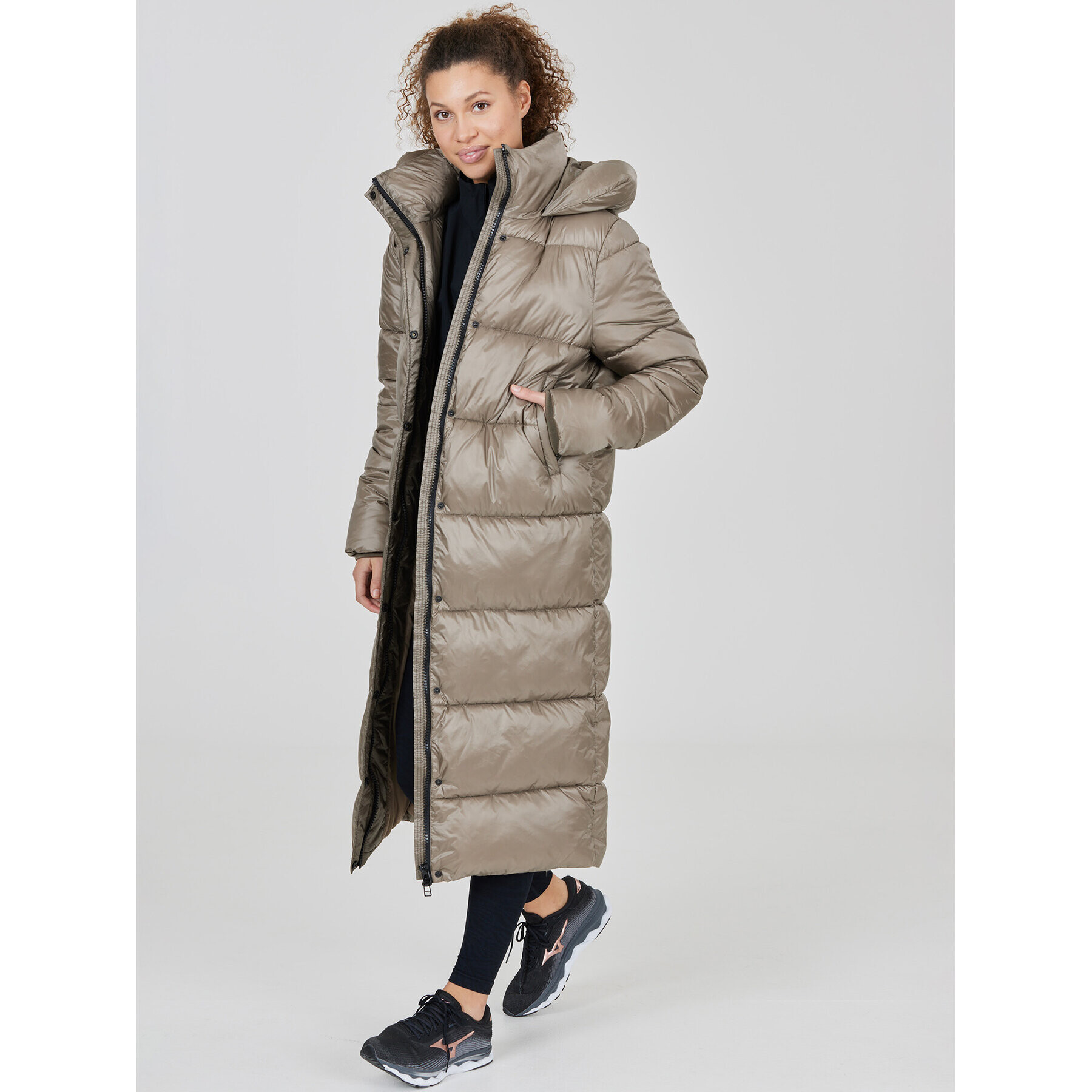 Athlecia Пухено яке Elly W Maxi Puffer EA233361 Кафяв Regular Fit - Pepit.bg