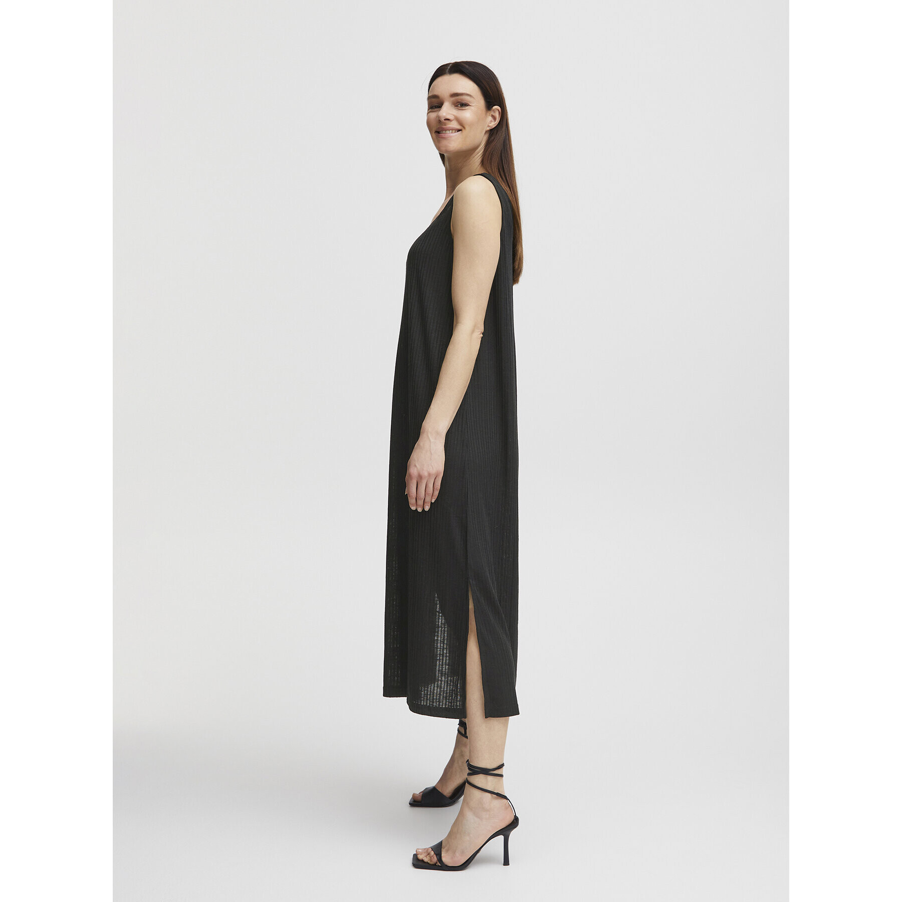 b.young Лятна рокля 20813308 Черен Loose Fit - Pepit.bg