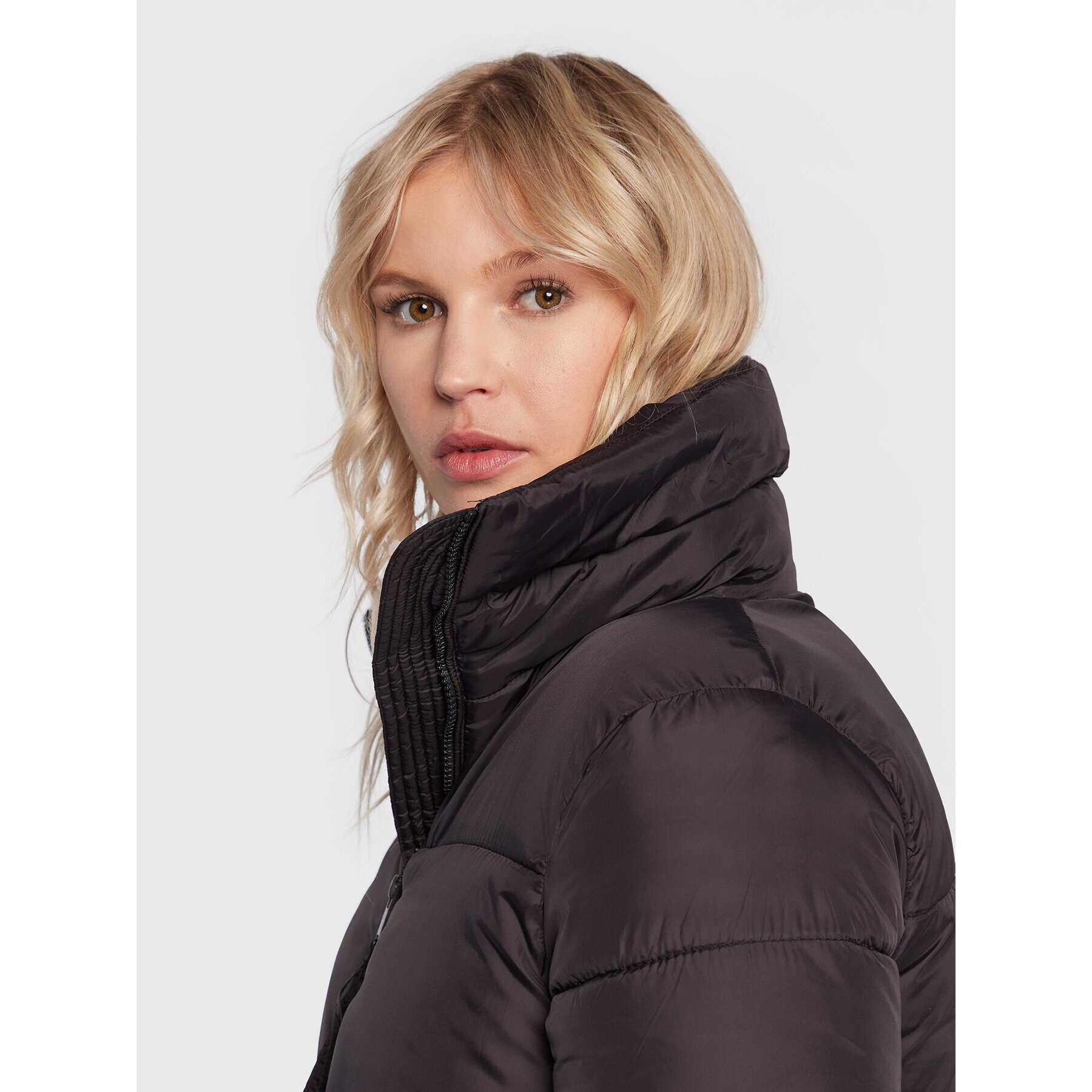 b.young Пухено яке Bomina 20811753 Черен Regular Fit - Pepit.bg