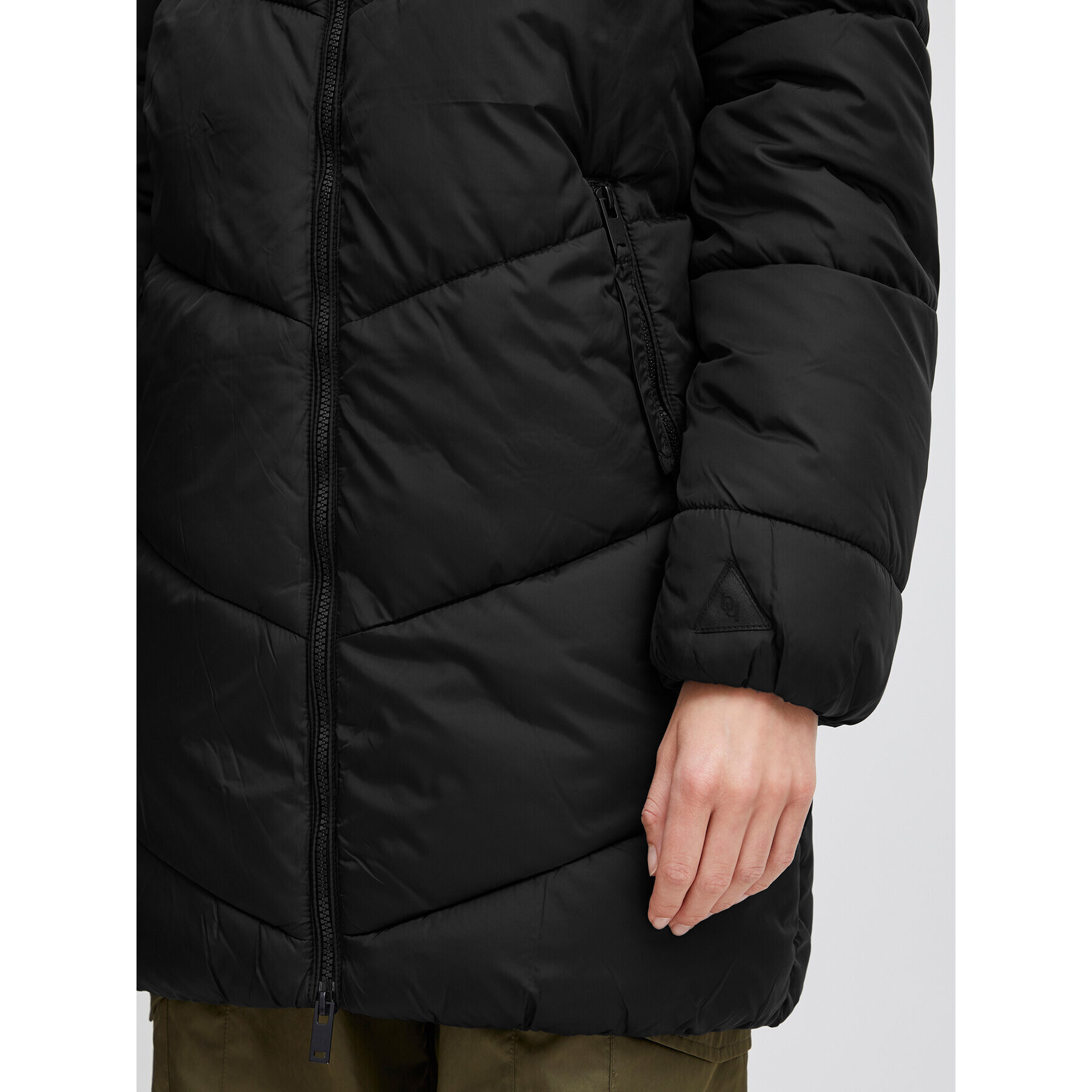 b.young Пухено яке 20813368 Черен Regular Fit - Pepit.bg