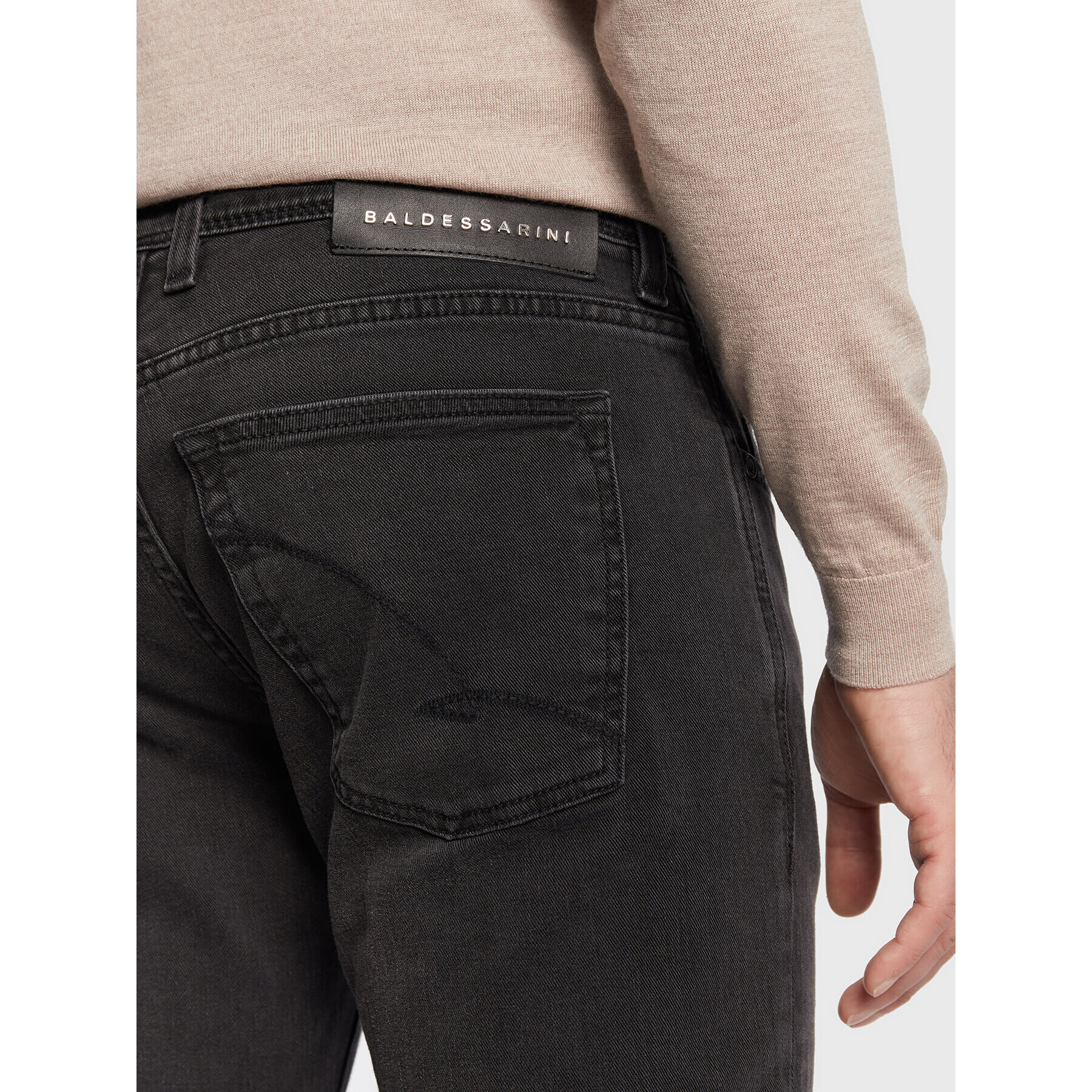 Baldessarini Дънки Jayden B1 16506/000/1498 Черен Tapered Fit - Pepit.bg