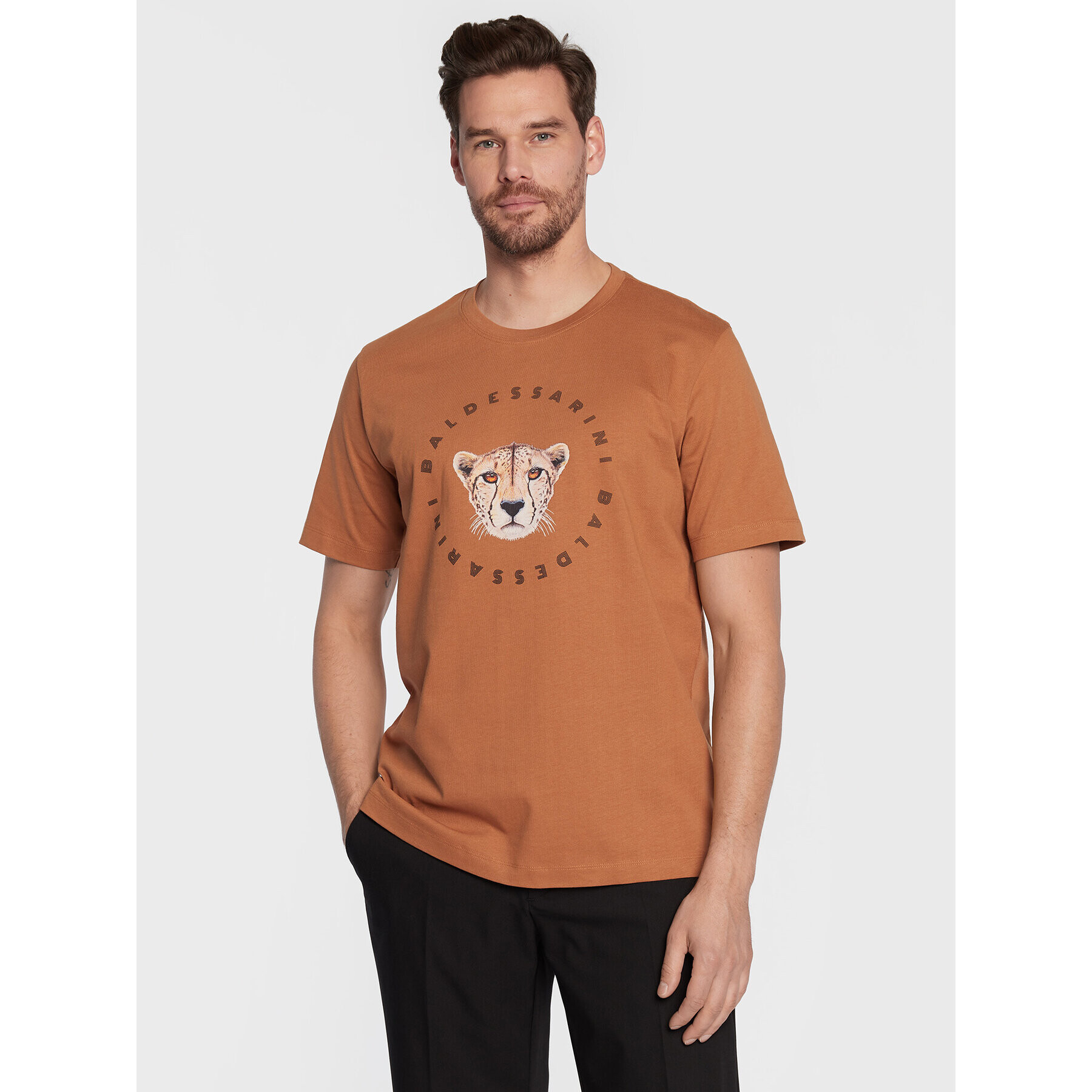 Baldessarini Тишърт Tomek B4 20042/000/5081 Кафяв Modern Fit - Pepit.bg