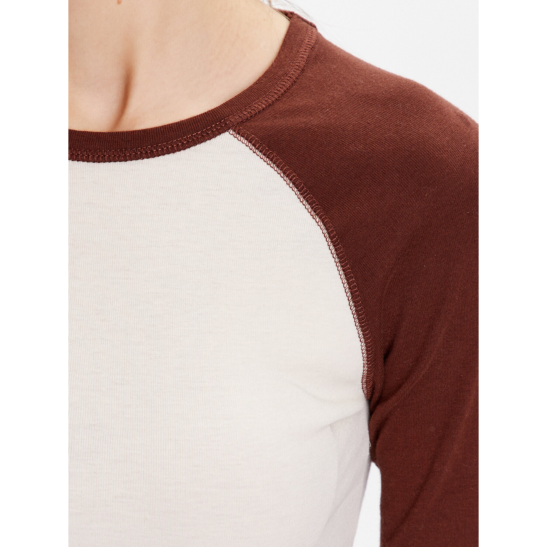 BDG Urban Outfitters Блуза BDG CONTRAST RAGLAN 3/4 76468925 Кафяв Slim Fit - Pepit.bg