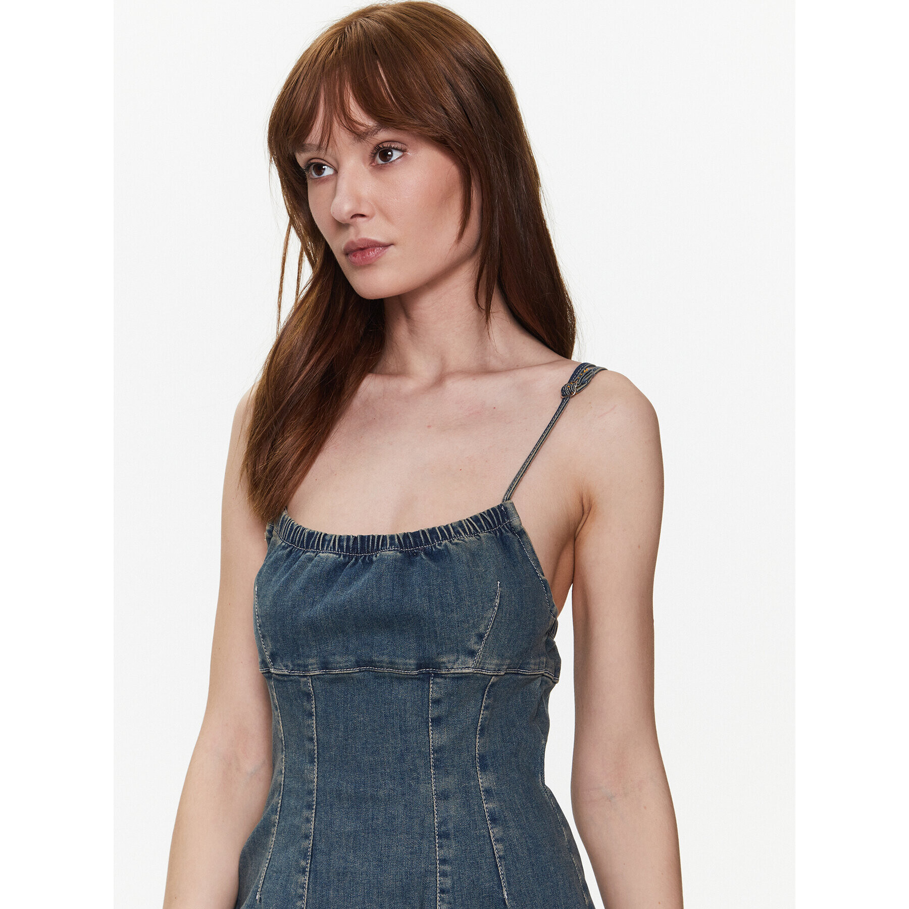 BDG Urban Outfitters Дънкова рокля BDG REYNE DENIM MIDI 76476555 Тъмносин Slim Fit - Pepit.bg