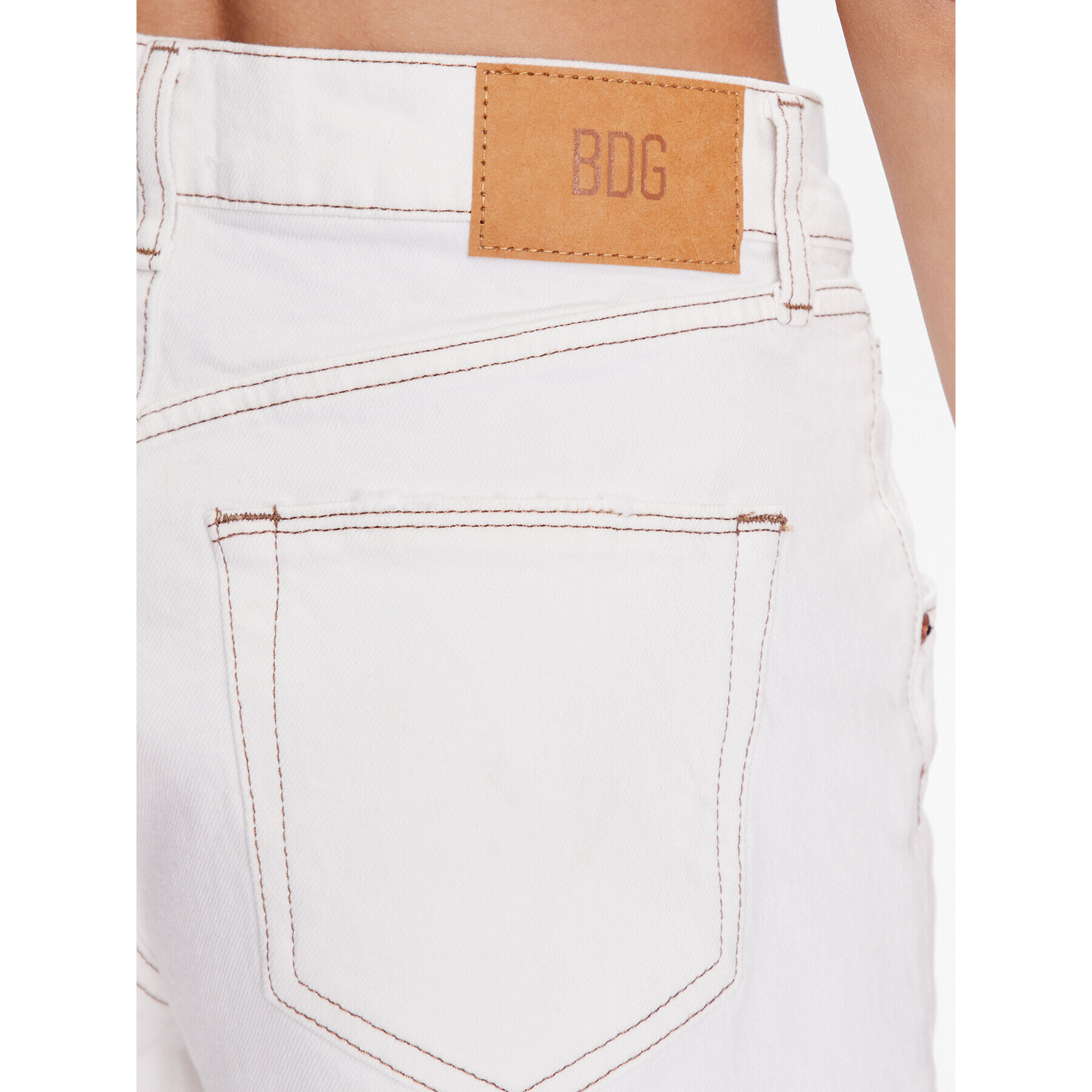 BDG Urban Outfitters Дънкови шорти BDG ALINE ECRU STRETCH 76831940 Бял Regular Fit - Pepit.bg