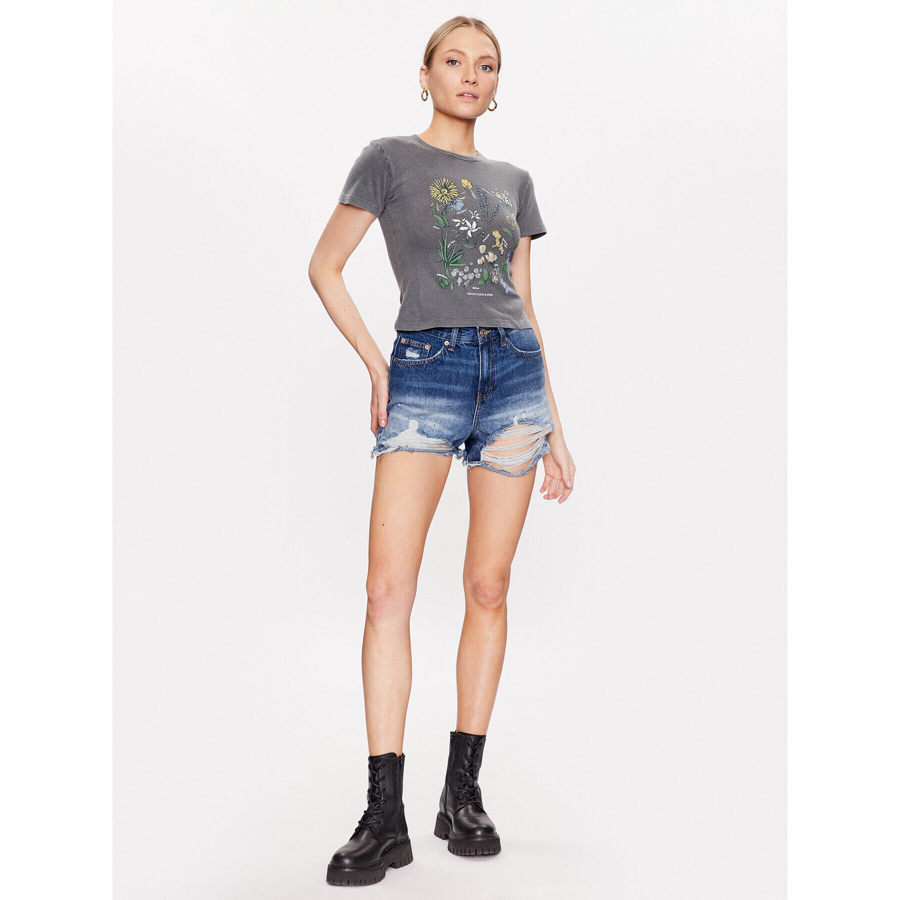 BDG Urban Outfitters Дънкови шорти BDG ALINE SHORT RIPS 76831809 Син Regular Fit - Pepit.bg