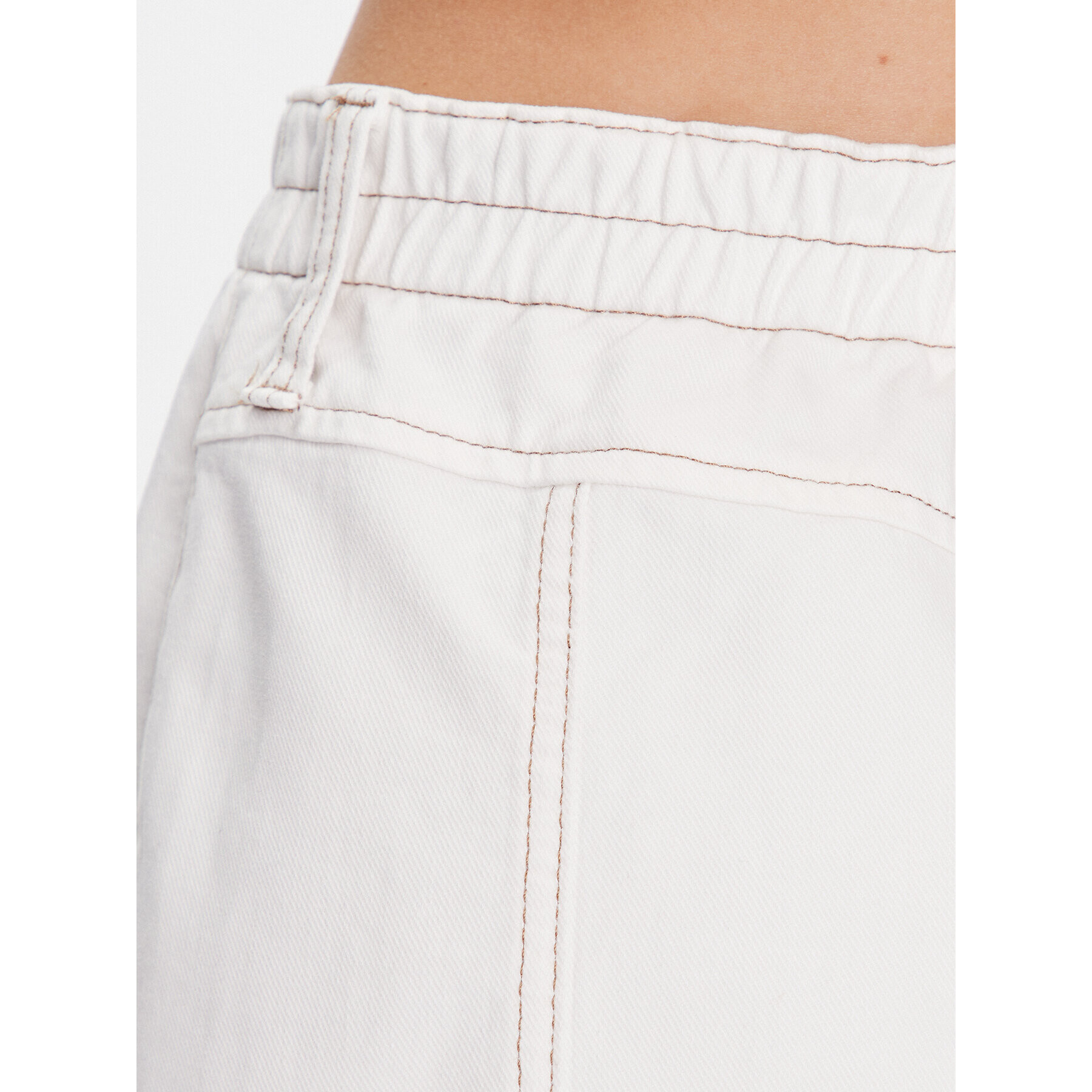 BDG Urban Outfitters Мини пола BDG Y2K DENIM SKIRT WHITE 76471838 Бял Feminine Fit - Pepit.bg