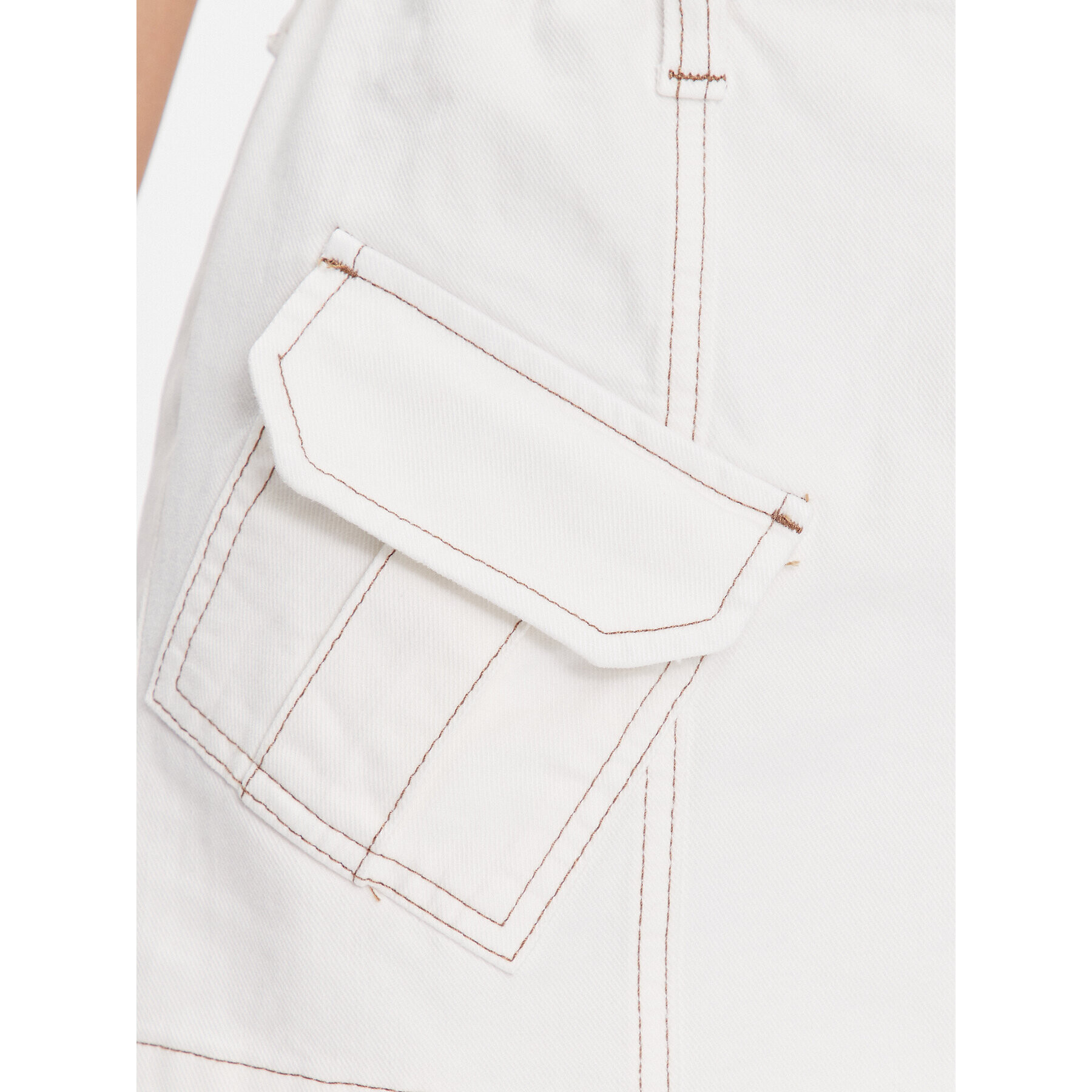 BDG Urban Outfitters Мини пола BDG Y2K DENIM SKIRT WHITE 76471838 Бял Feminine Fit - Pepit.bg