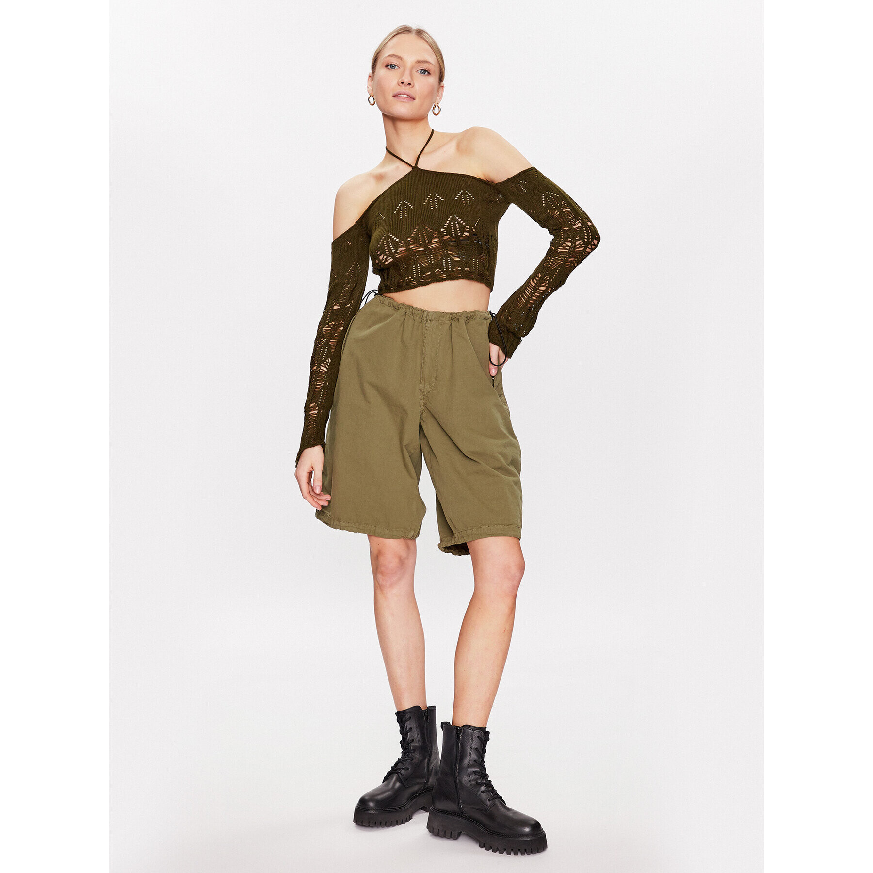 BDG Urban Outfitters Шорти от плат BDG BAGGY LONGLINE SHORT 76476506 Зелен Regular Fit - Pepit.bg