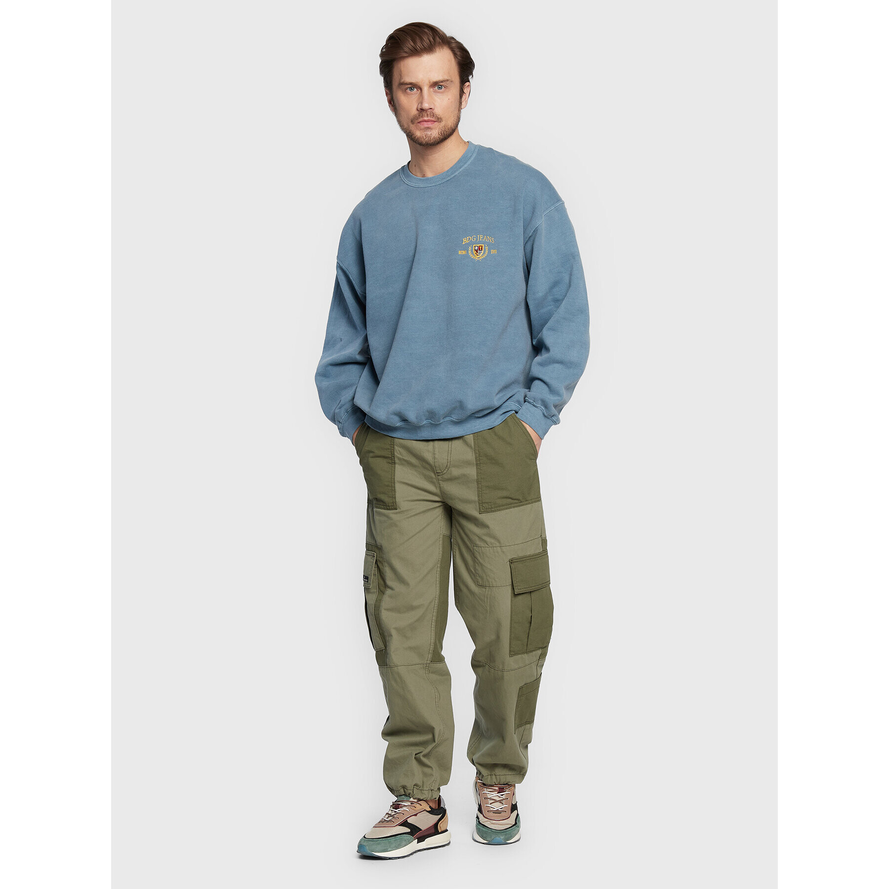 BDG Urban Outfitters Суитшърт 74709122 Син Relaxed Fit - Pepit.bg