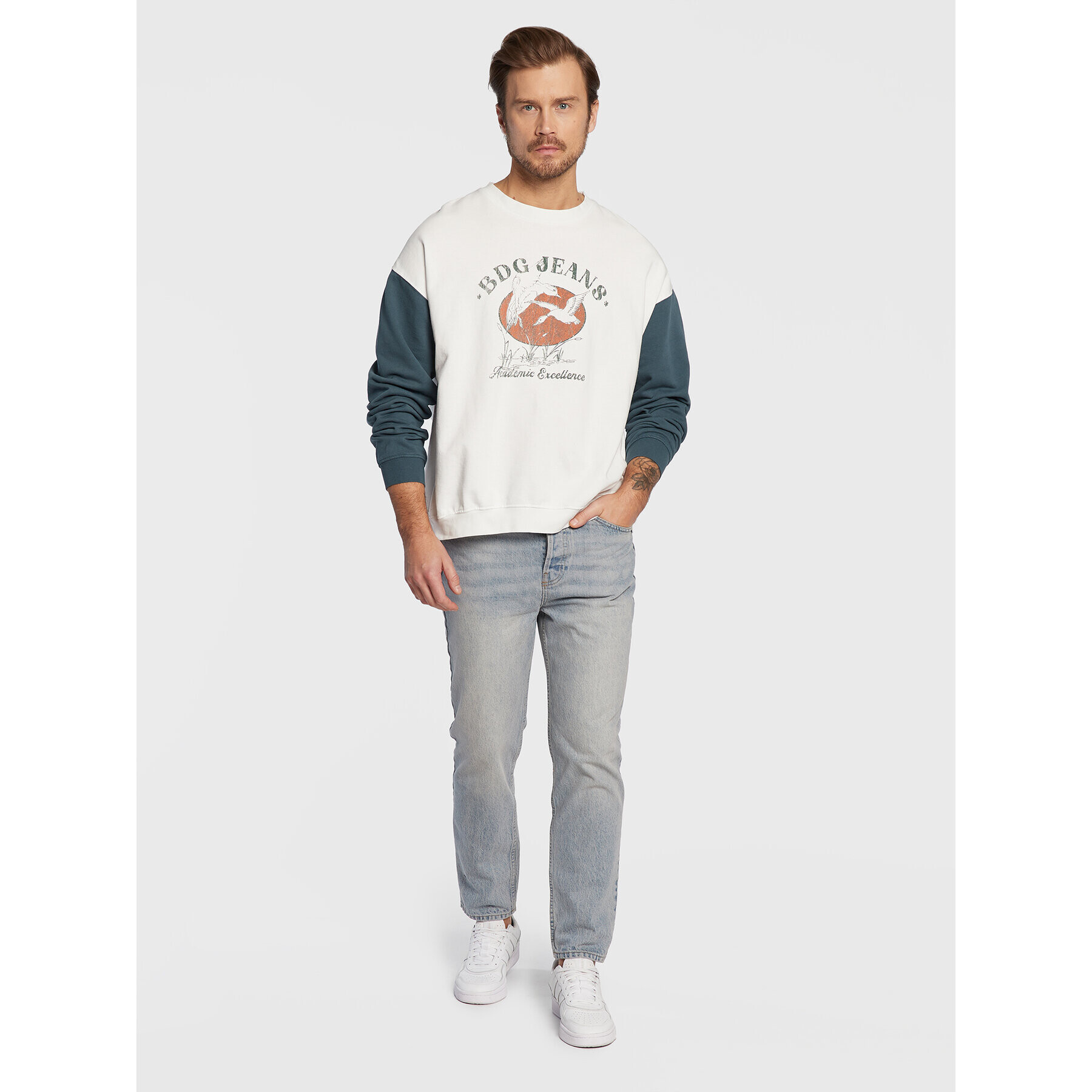 BDG Urban Outfitters Суитшърт 75327288 Екрю Regular Fit - Pepit.bg