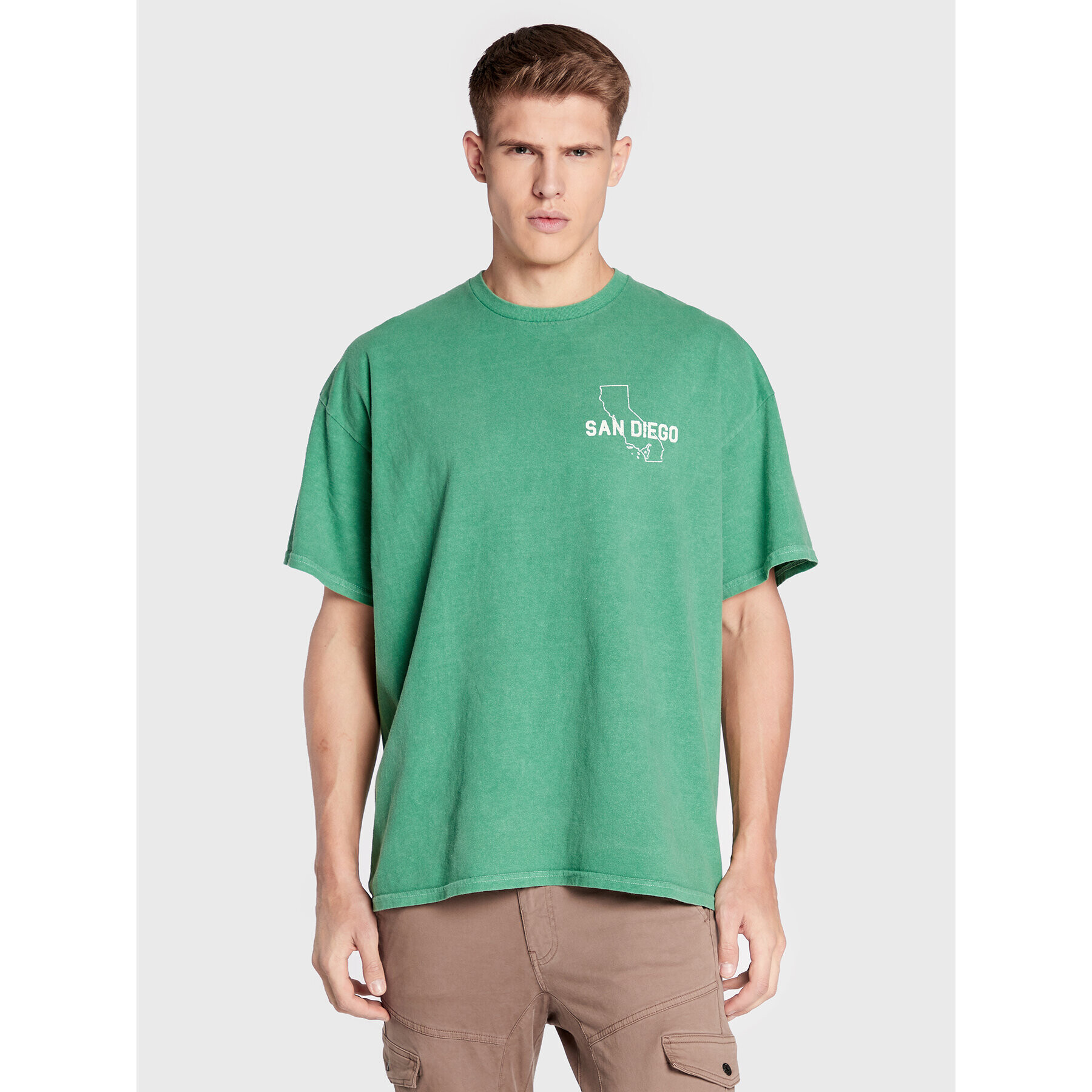 BDG Urban Outfitters Тишърт 75326066 Зелен Regular Fit - Pepit.bg