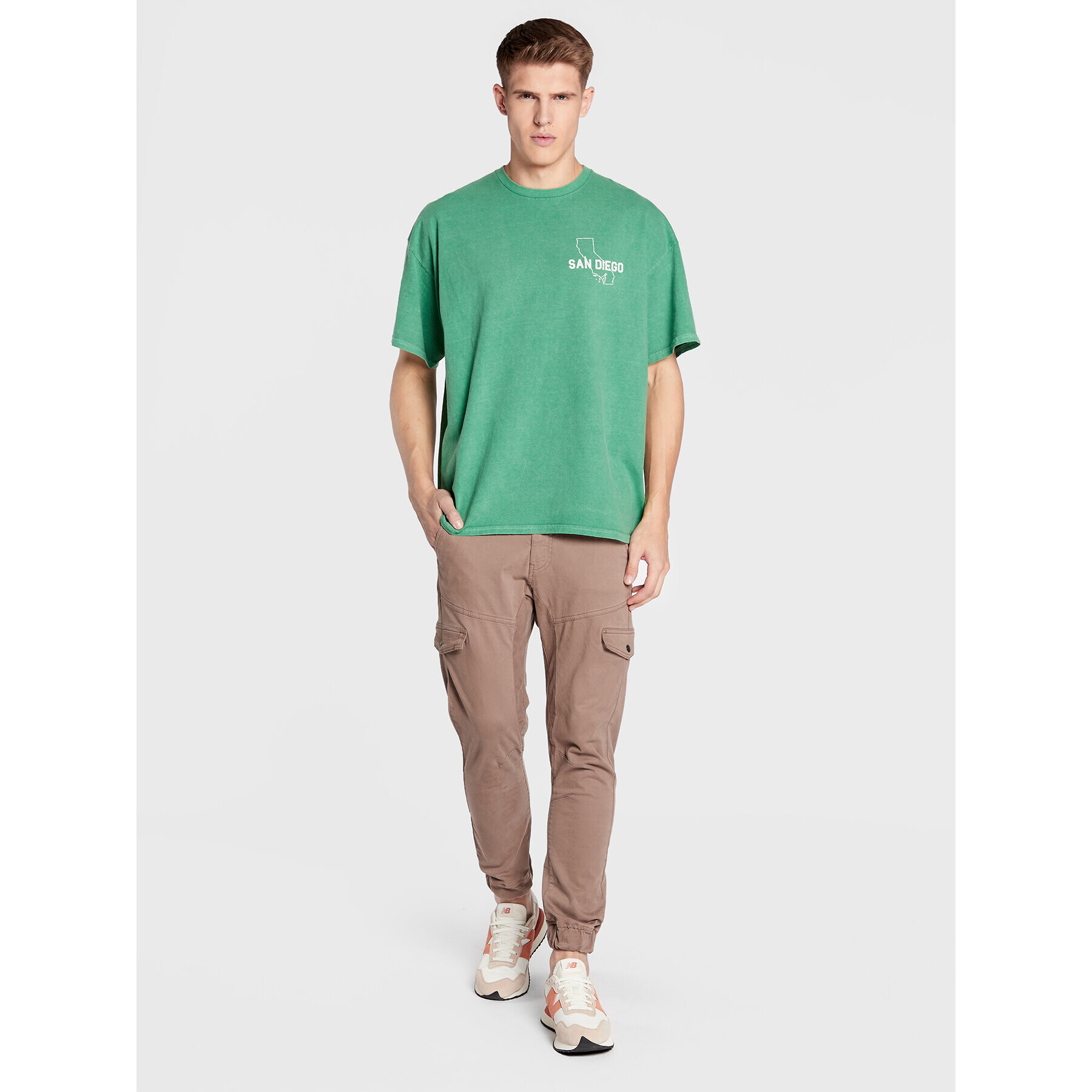 BDG Urban Outfitters Тишърт 75326066 Зелен Regular Fit - Pepit.bg