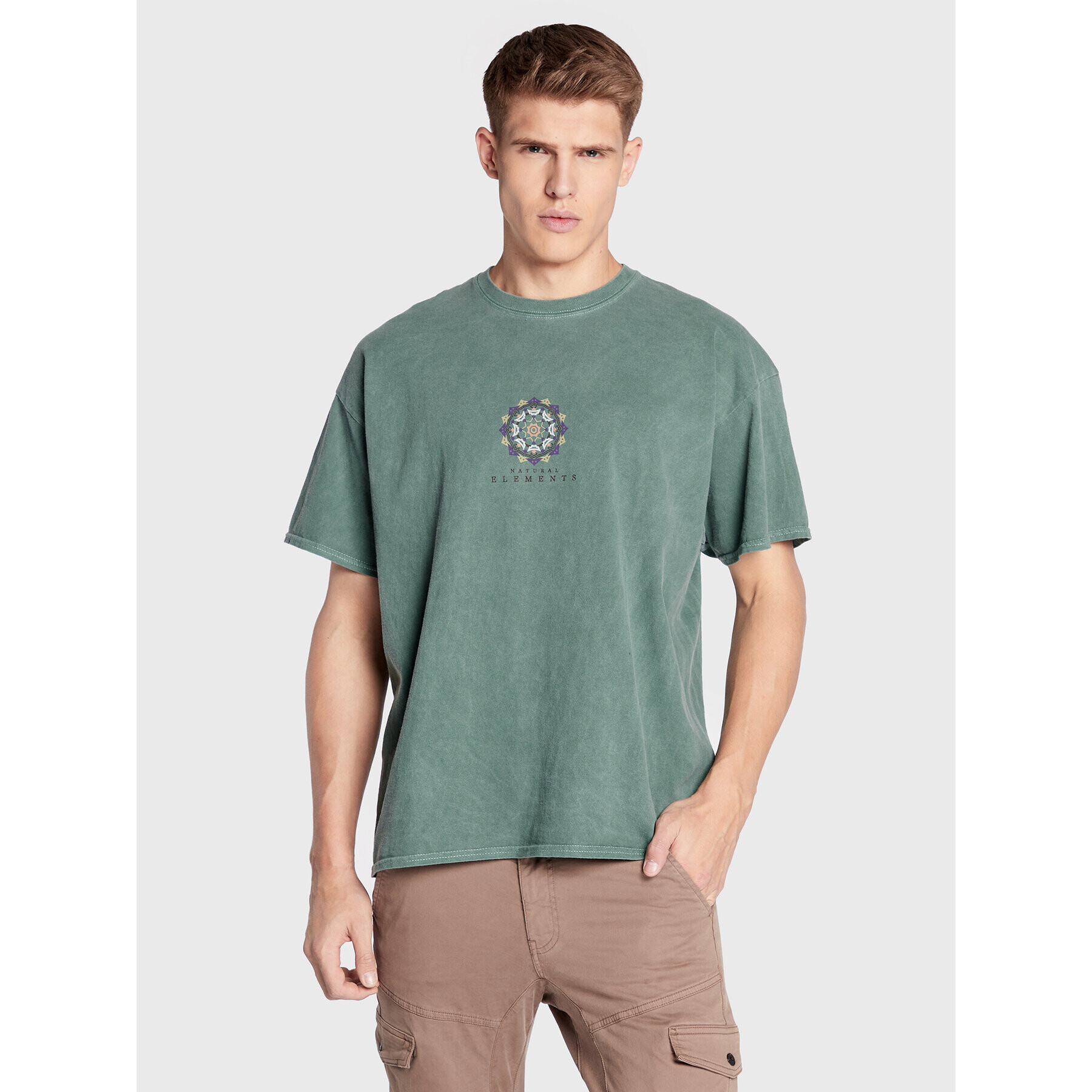 BDG Urban Outfitters Тишърт 75326876 Зелен Regular Fit - Pepit.bg