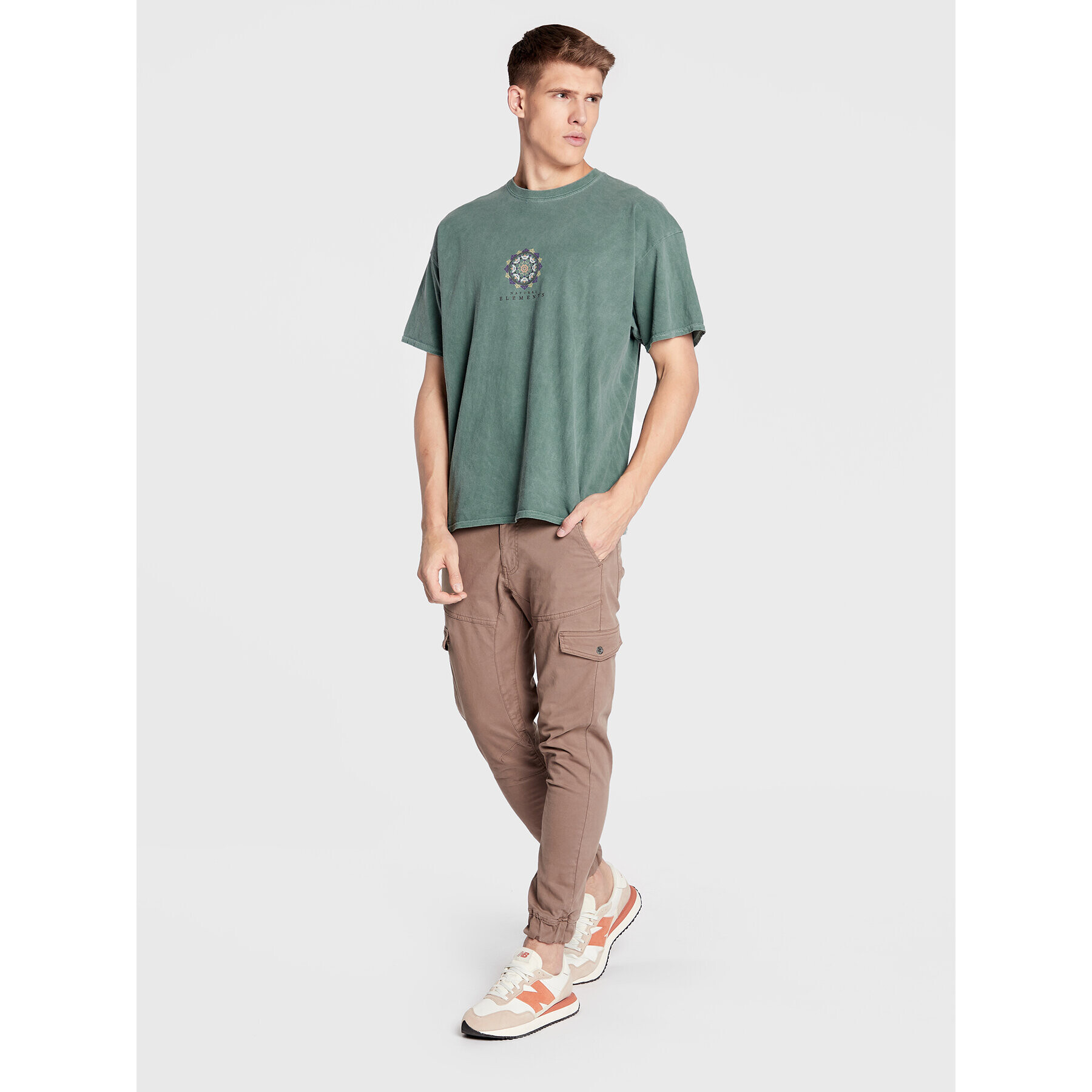 BDG Urban Outfitters Тишърт 75326876 Зелен Regular Fit - Pepit.bg