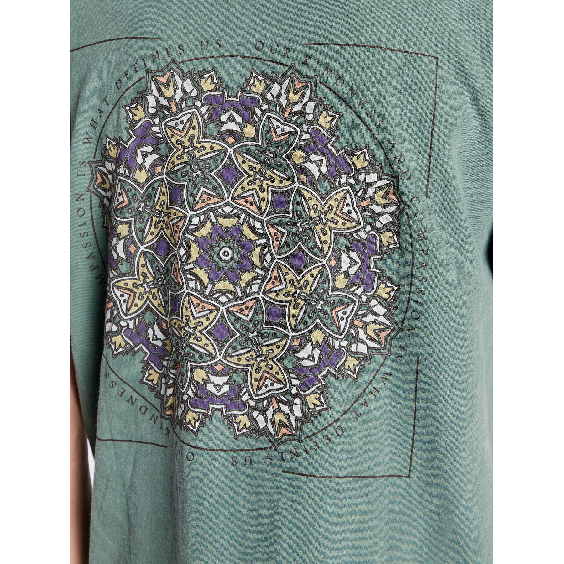 BDG Urban Outfitters Тишърт 75326876 Зелен Regular Fit - Pepit.bg