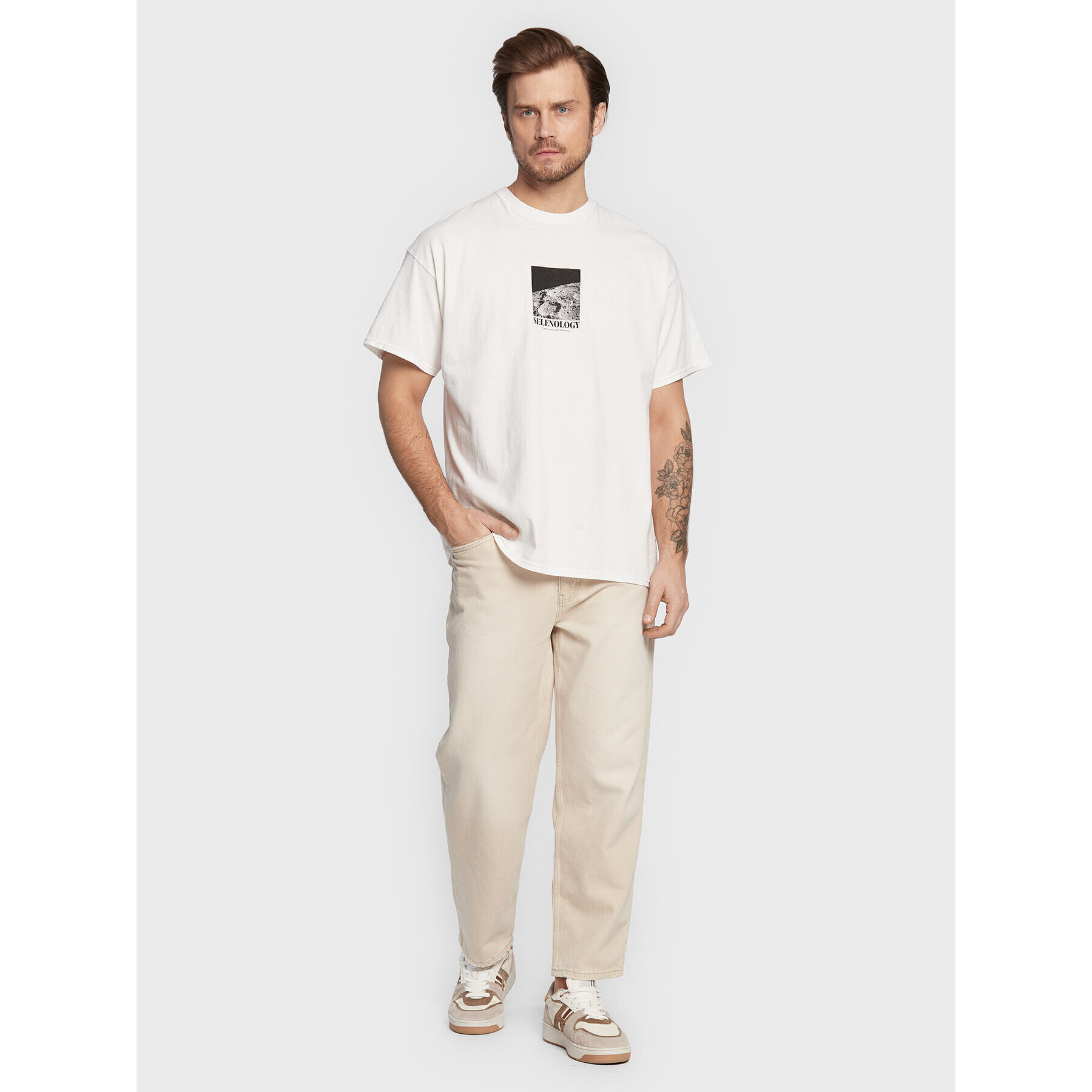 BDG Urban Outfitters Тишърт 76134451 Бял Relaxed Fit - Pepit.bg