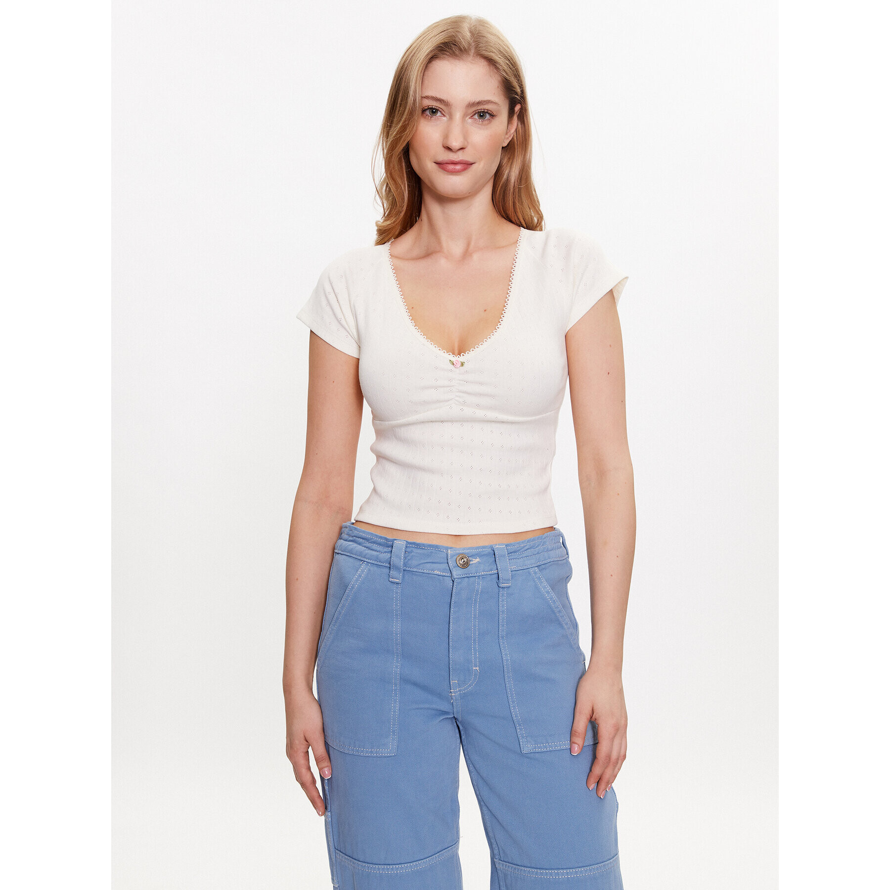 BDG Urban Outfitters Тишърт BDG AIMEE POINTELLE TOP 76468321 Бял Slim Fit - Pepit.bg