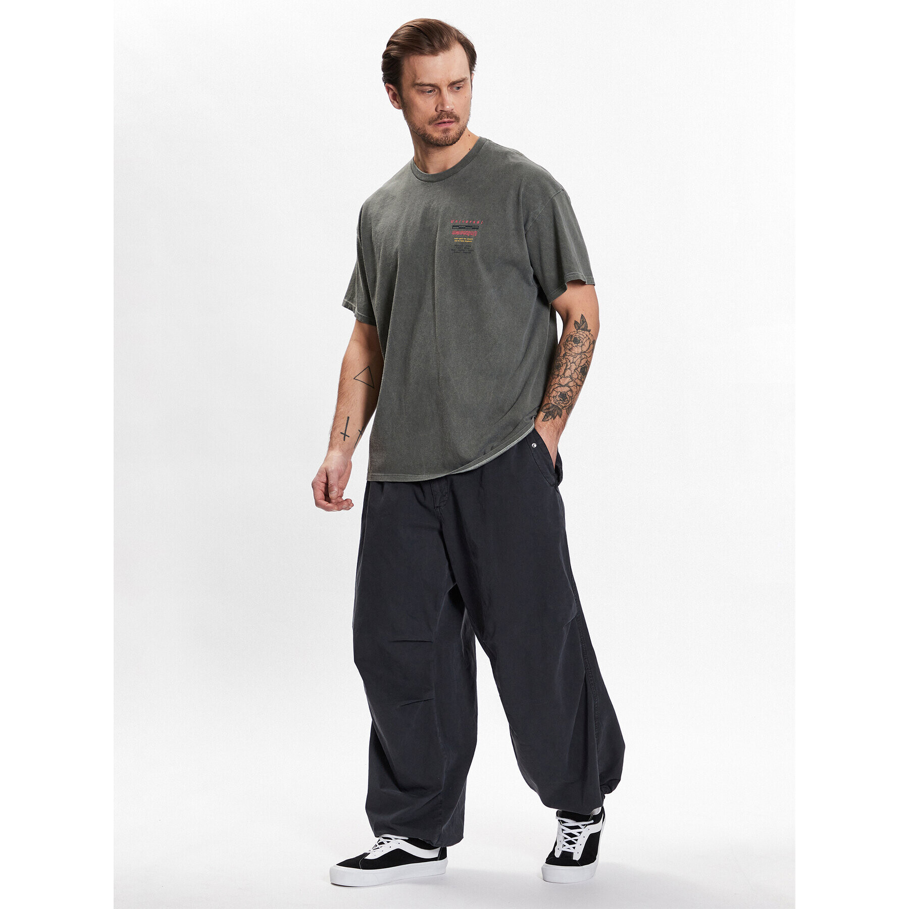 BDG Urban Outfitters Тишърт BDG UNIVERSAL UNKNOWN TEE 76741784 Каки Oversize - Pepit.bg